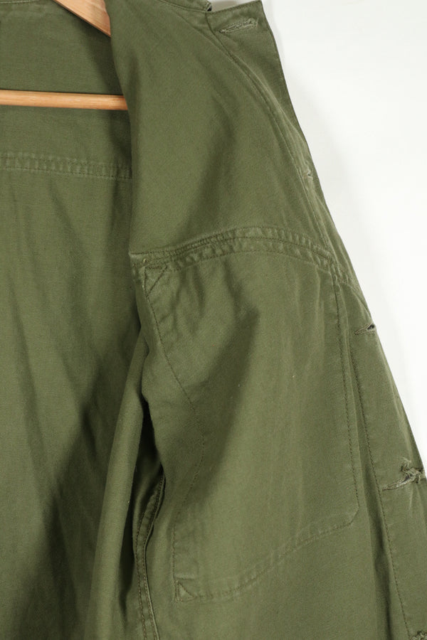 実物　1970年製　オーストラリア軍　ファティーグシャツ　階級章付き　中古品