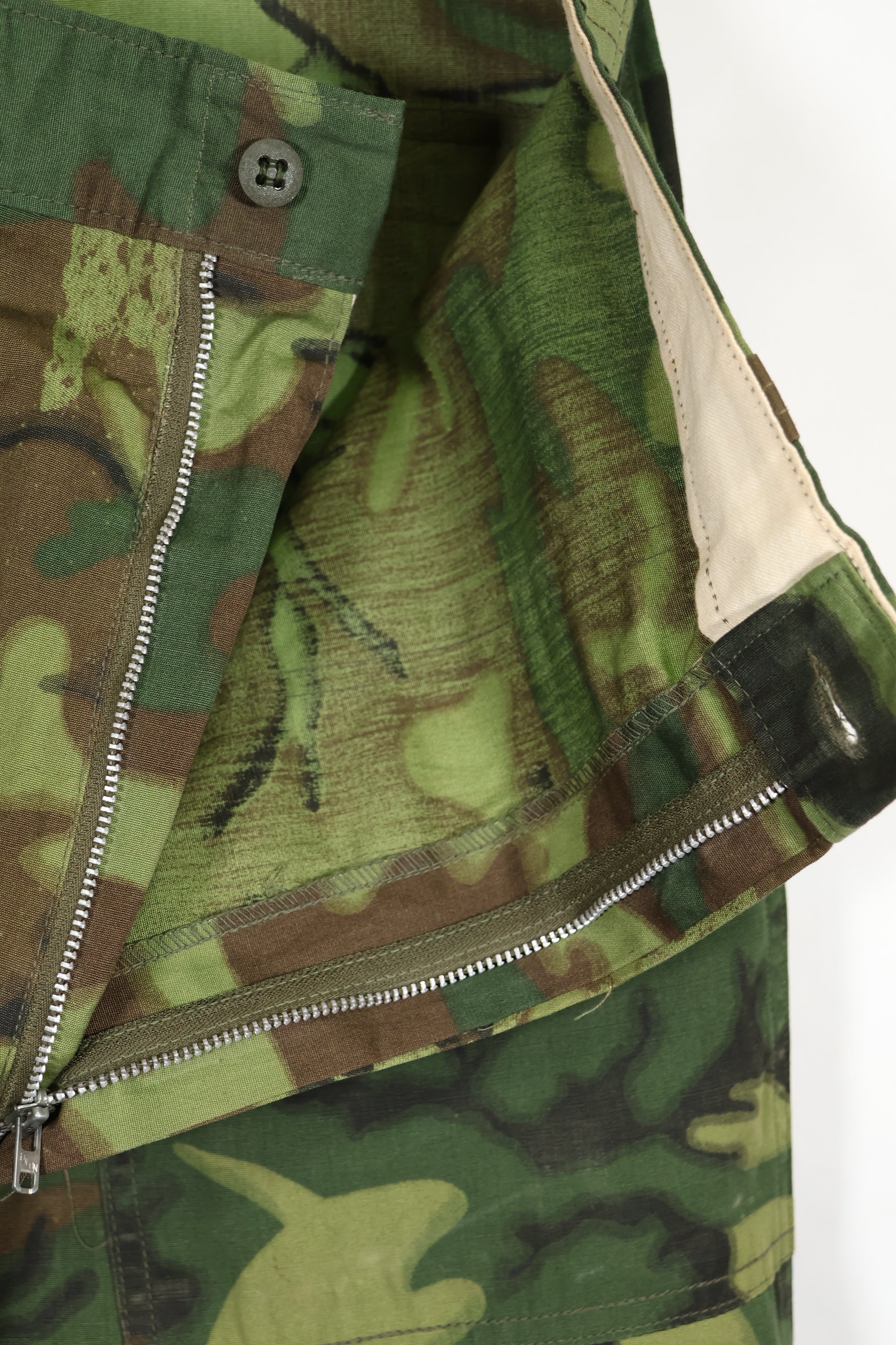 民間品　実物生地　ノンリップストップ　ERDL迷彩　ハンティングパンツ　未使用品