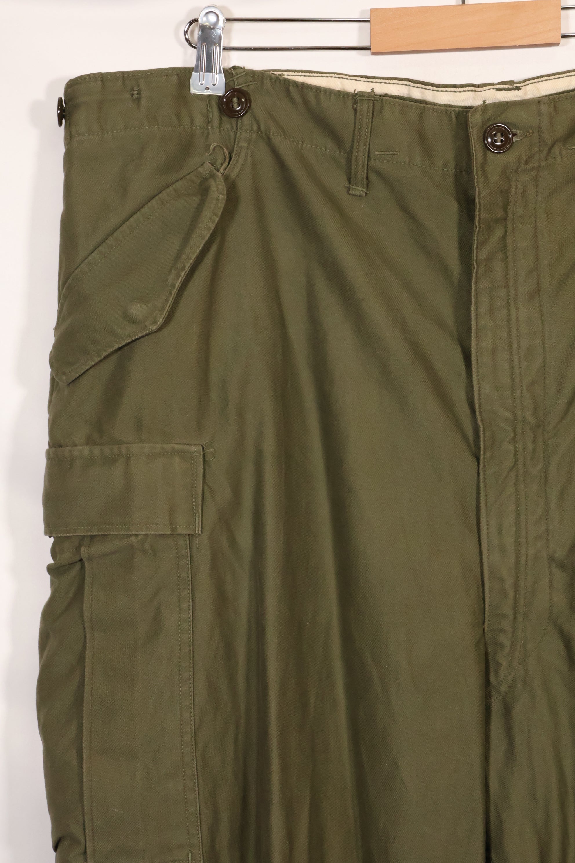 1953年契約　大きめサイズ　アメリカ軍　M-1951　フィールドパンツ　カーゴパンツ　中古品