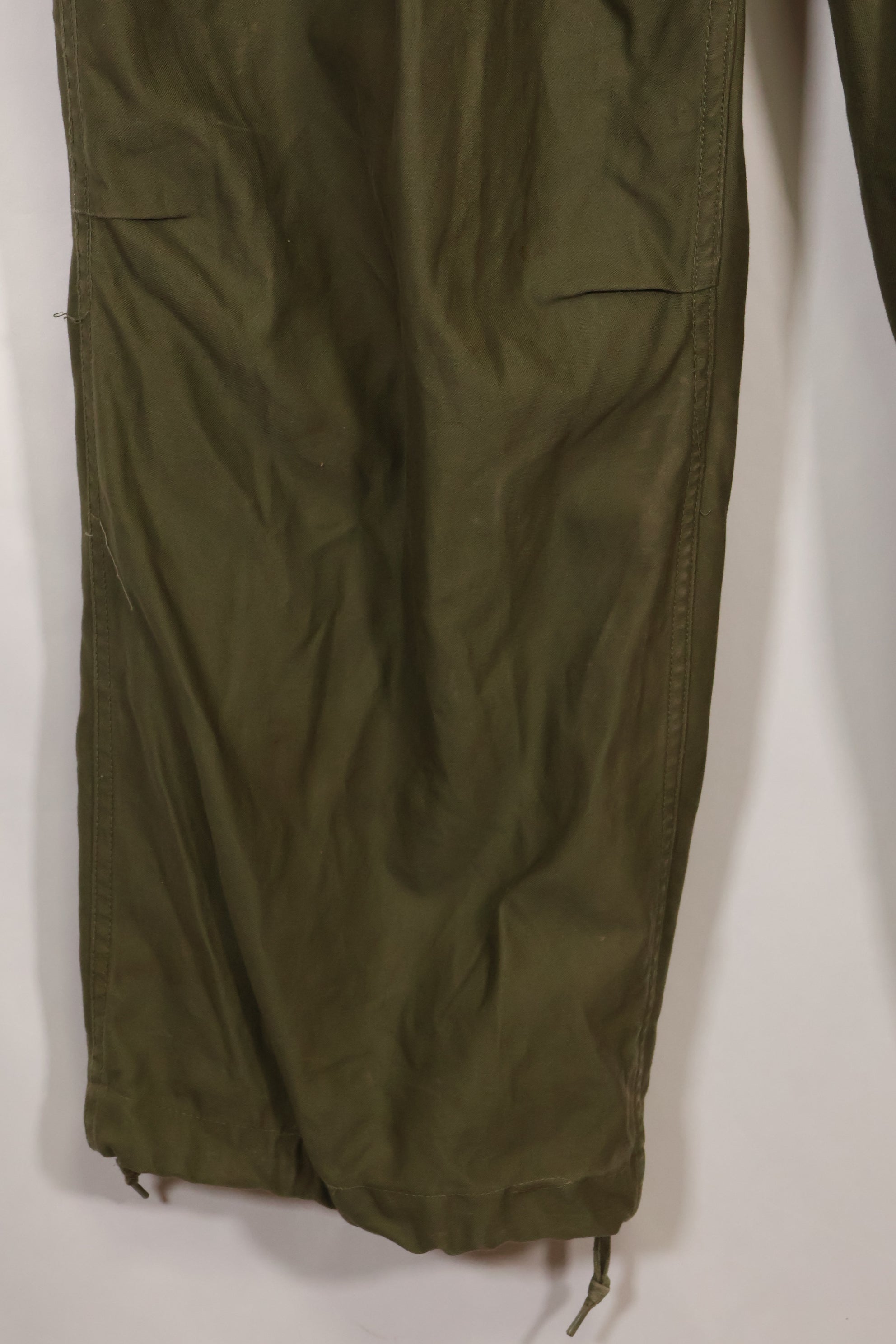 1953年契約　大きめサイズ　アメリカ軍　M-1951　フィールドパンツ　カーゴパンツ　中古品