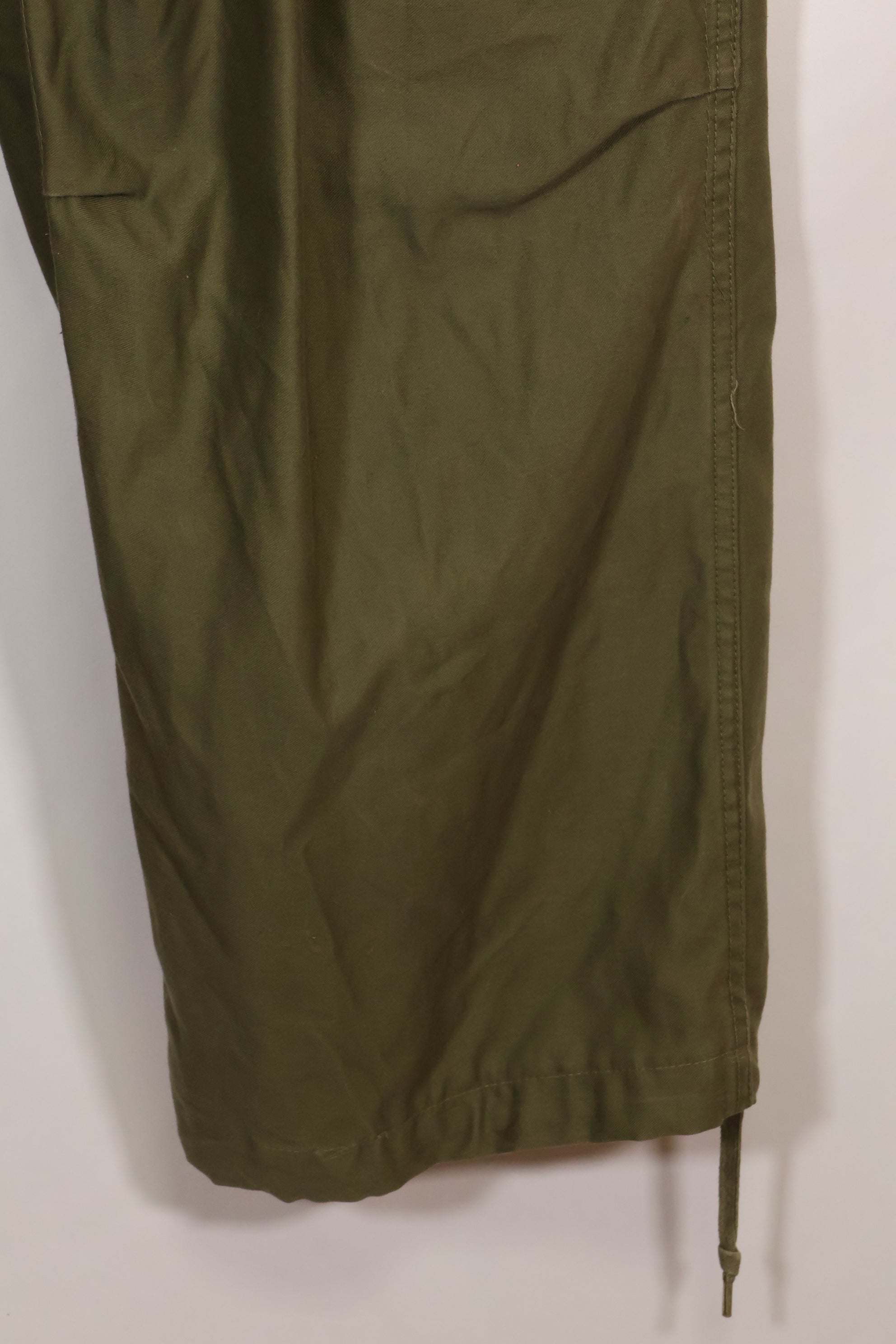 1953年契約　大きめサイズ　アメリカ軍　M-1951　フィールドパンツ　カーゴパンツ　中古品