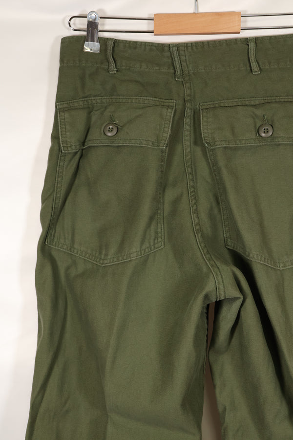 1968 年美国陆军 OG-107 实用裤贝克裤合同，几乎未使用过。