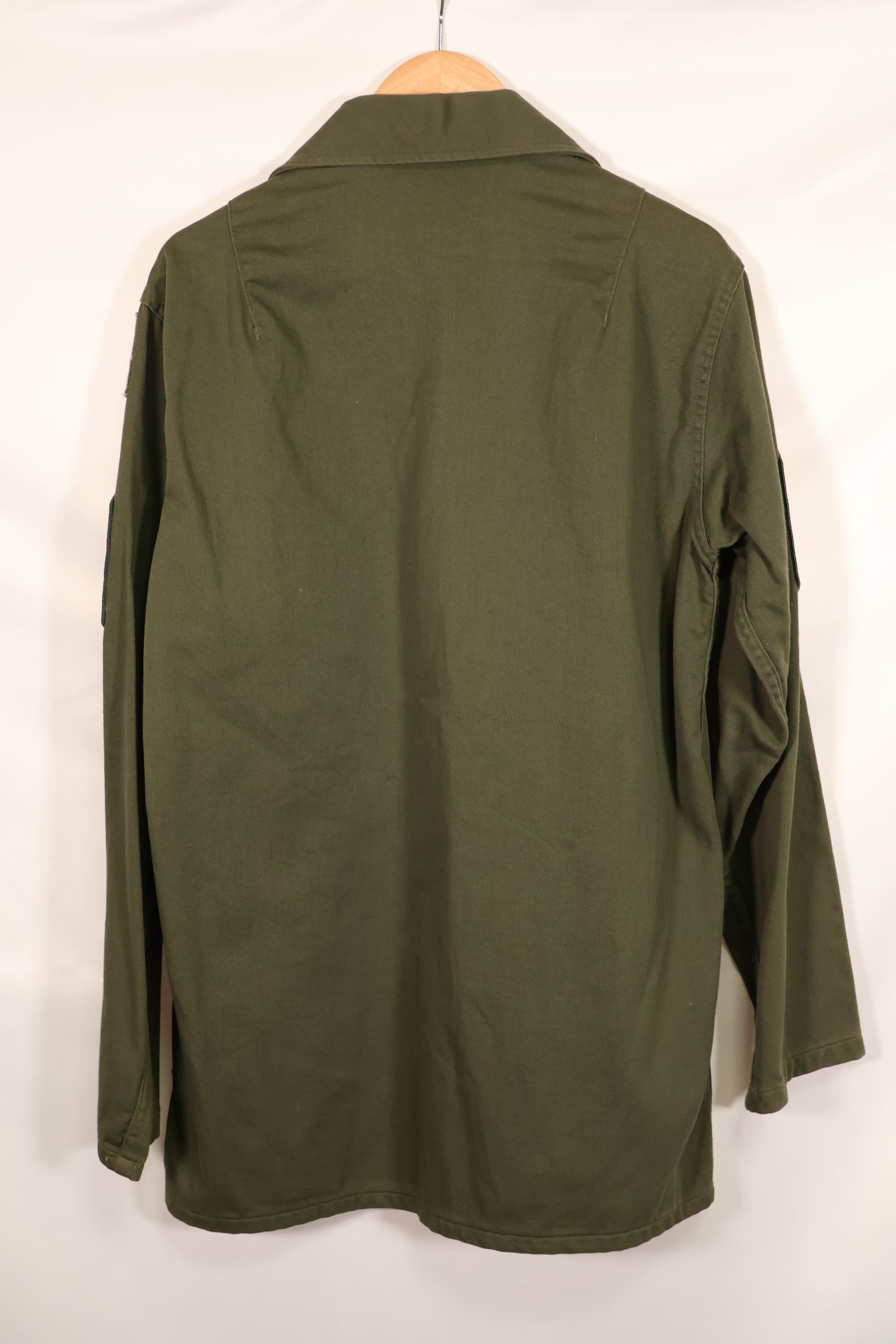 実物　アメリカ陸軍　OG-107 ユーティリティシャツ　パッチ付　パッチ後付け　中古品