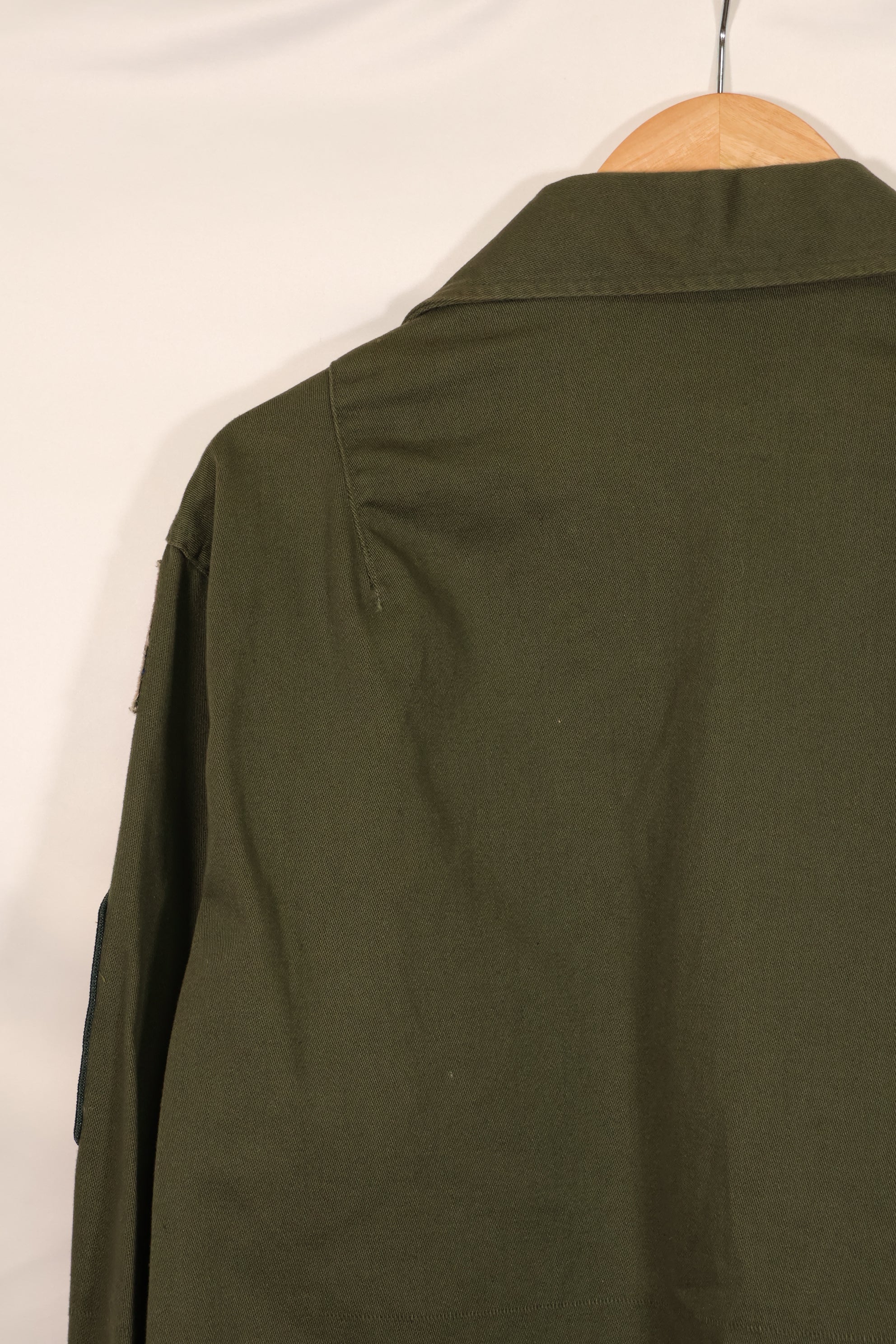 実物　アメリカ陸軍　OG-107 ユーティリティシャツ　パッチ付　パッチ後付け　中古品