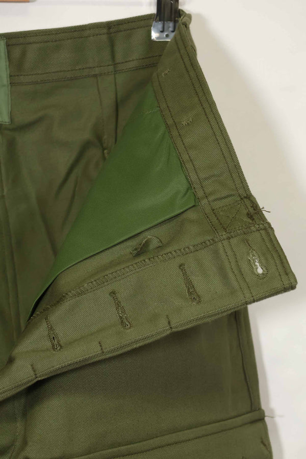 1969 年澳大利亚陆军全新库存橄榄绿作战裤，未使用过。