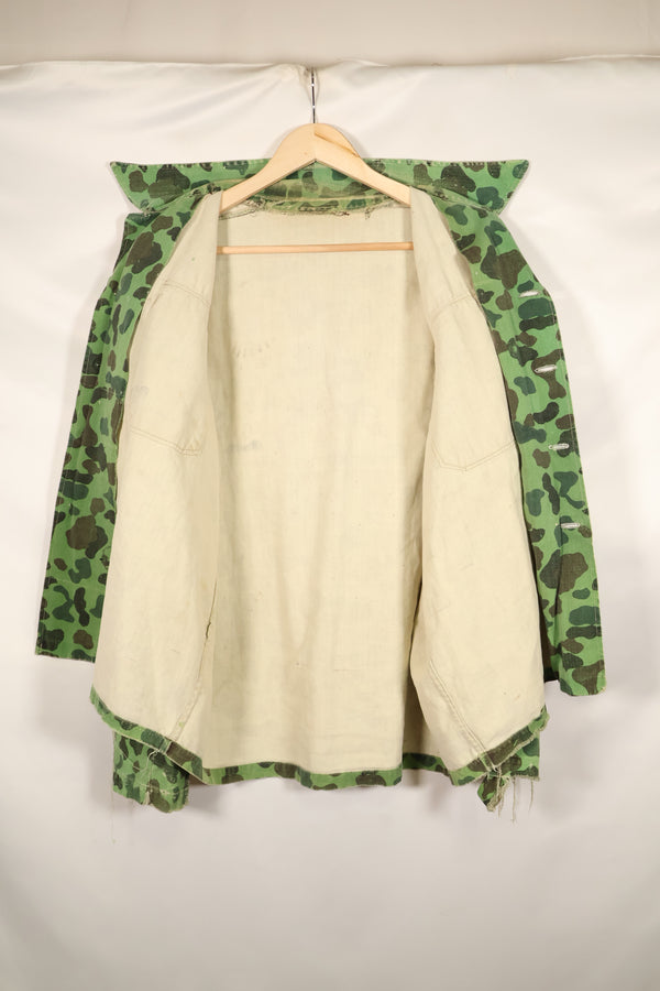 20 世纪 60 年代末-70 年代初美国海军顾问衬衫，蛙皮迷彩，当地采购，二手货。
