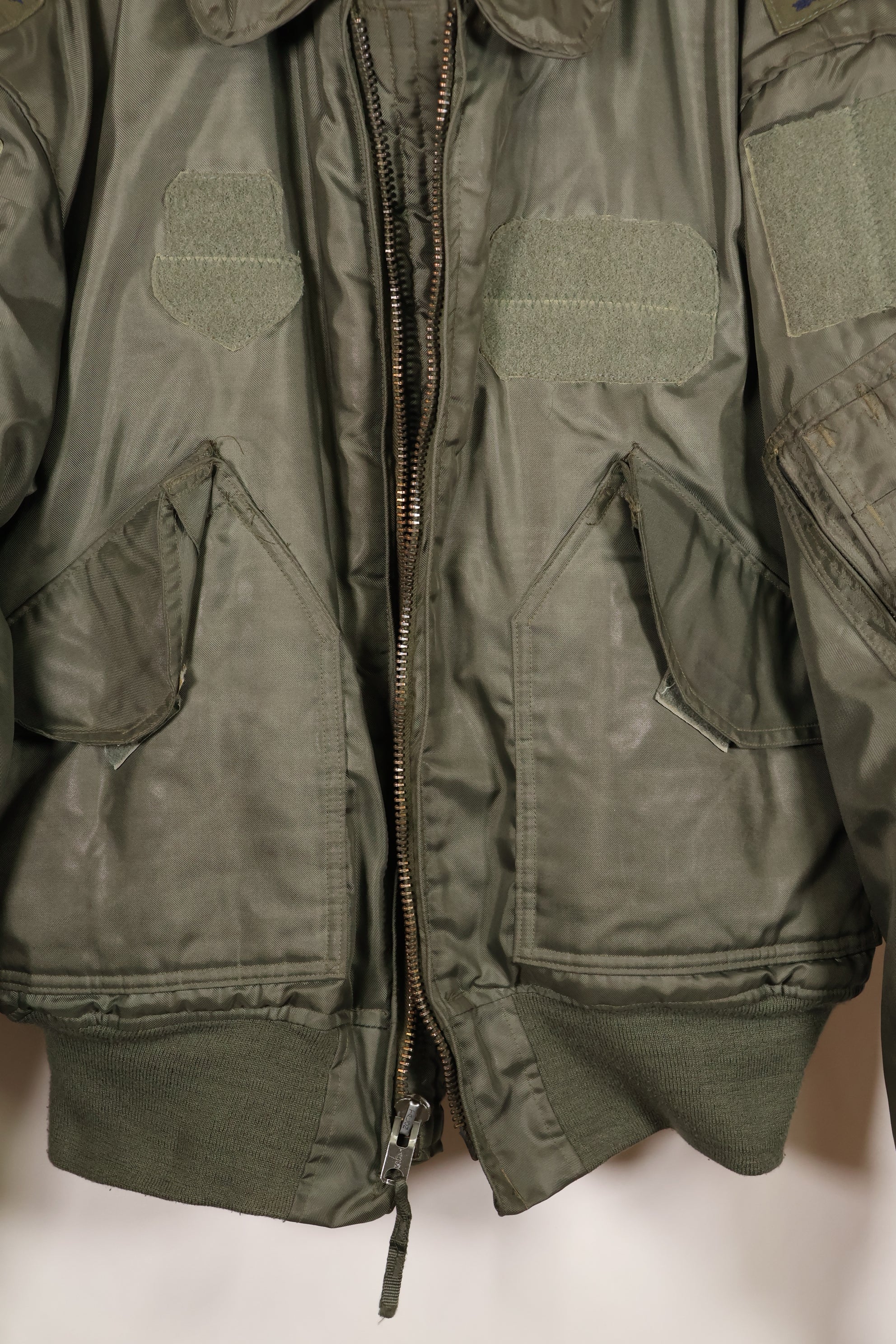 1975 Contract LARGE US Navy CWU-45P Flight Jacket with Intermediates Pockets Used