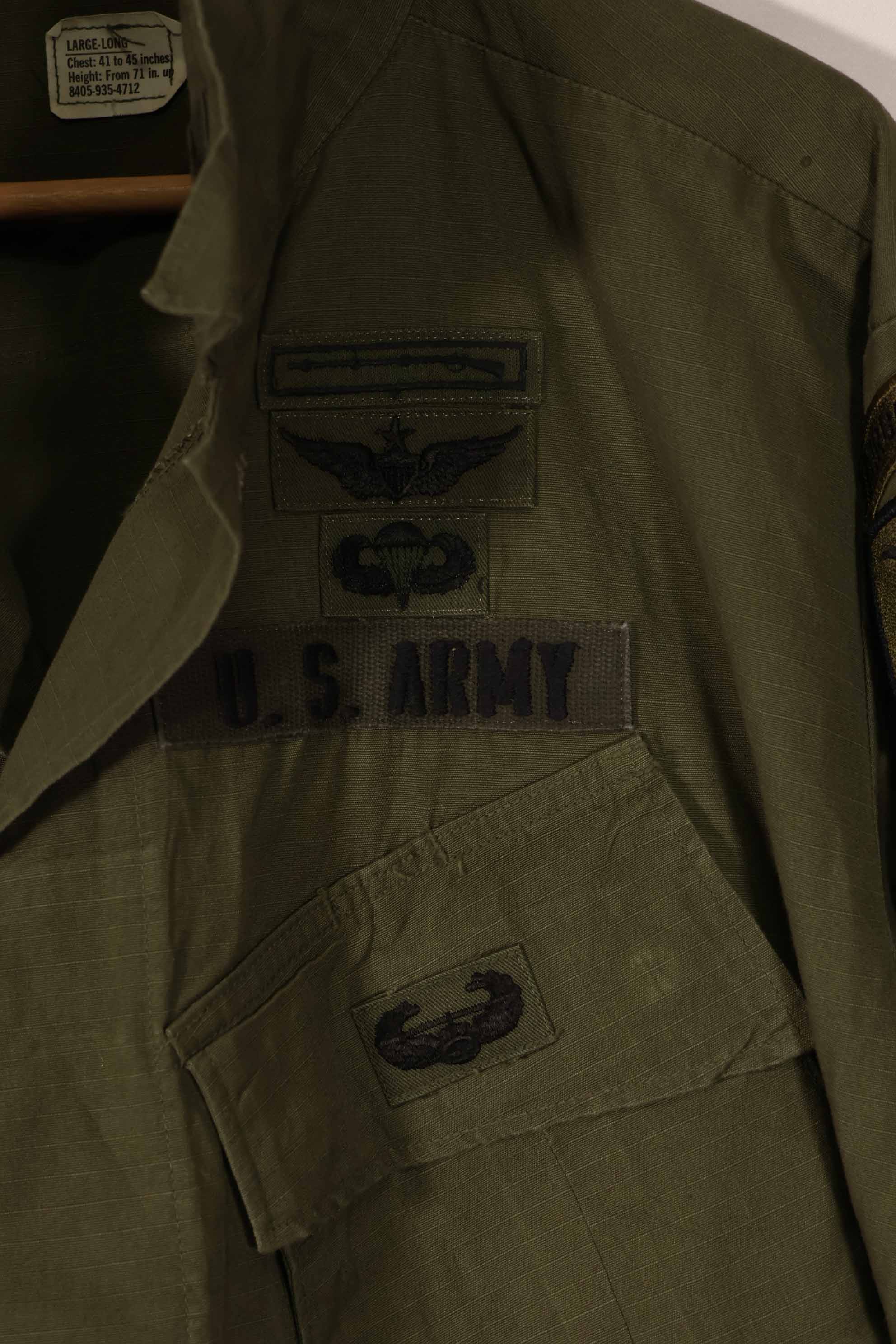 正品 1969 年第四版丛林迷彩夹克，LL 码，带陆军臂章，二手