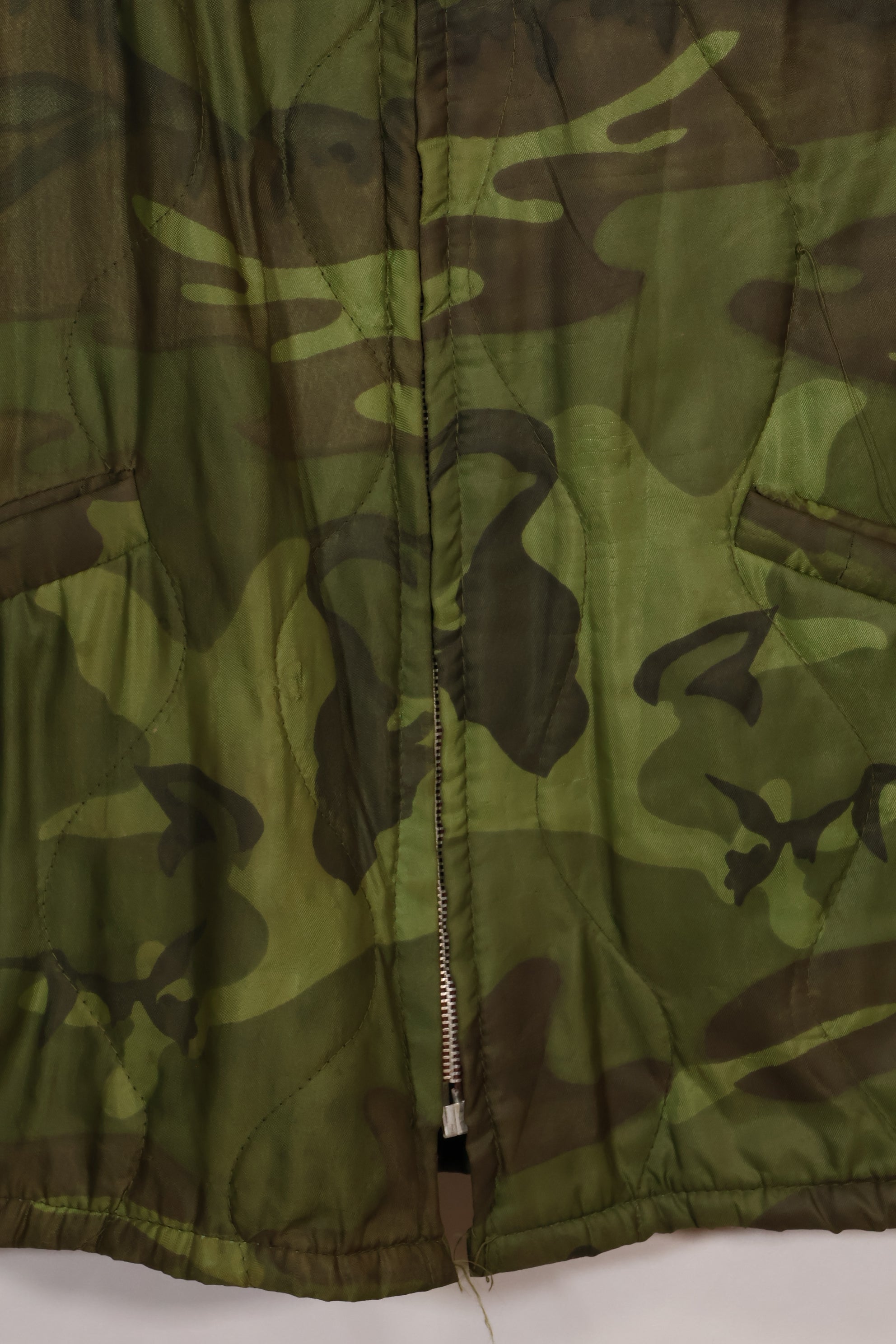 1970-71年　大きめサイズ　ベトナム戦争　迷彩ポンチョ製　ツアージャケット　DA NANG　中古品