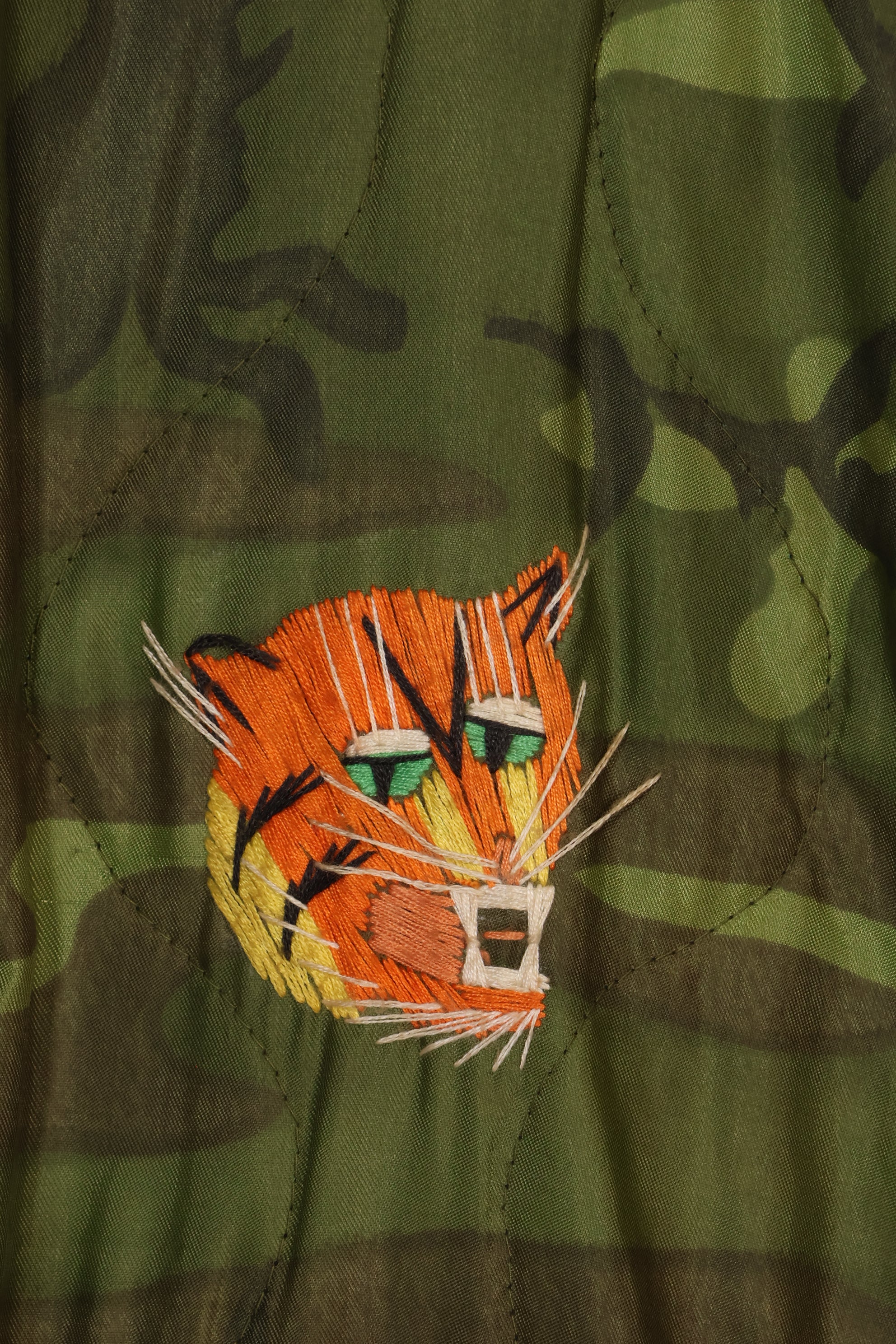 1970-71年　大きめサイズ　ベトナム戦争　迷彩ポンチョ製　ツアージャケット　DA NANG　中古品