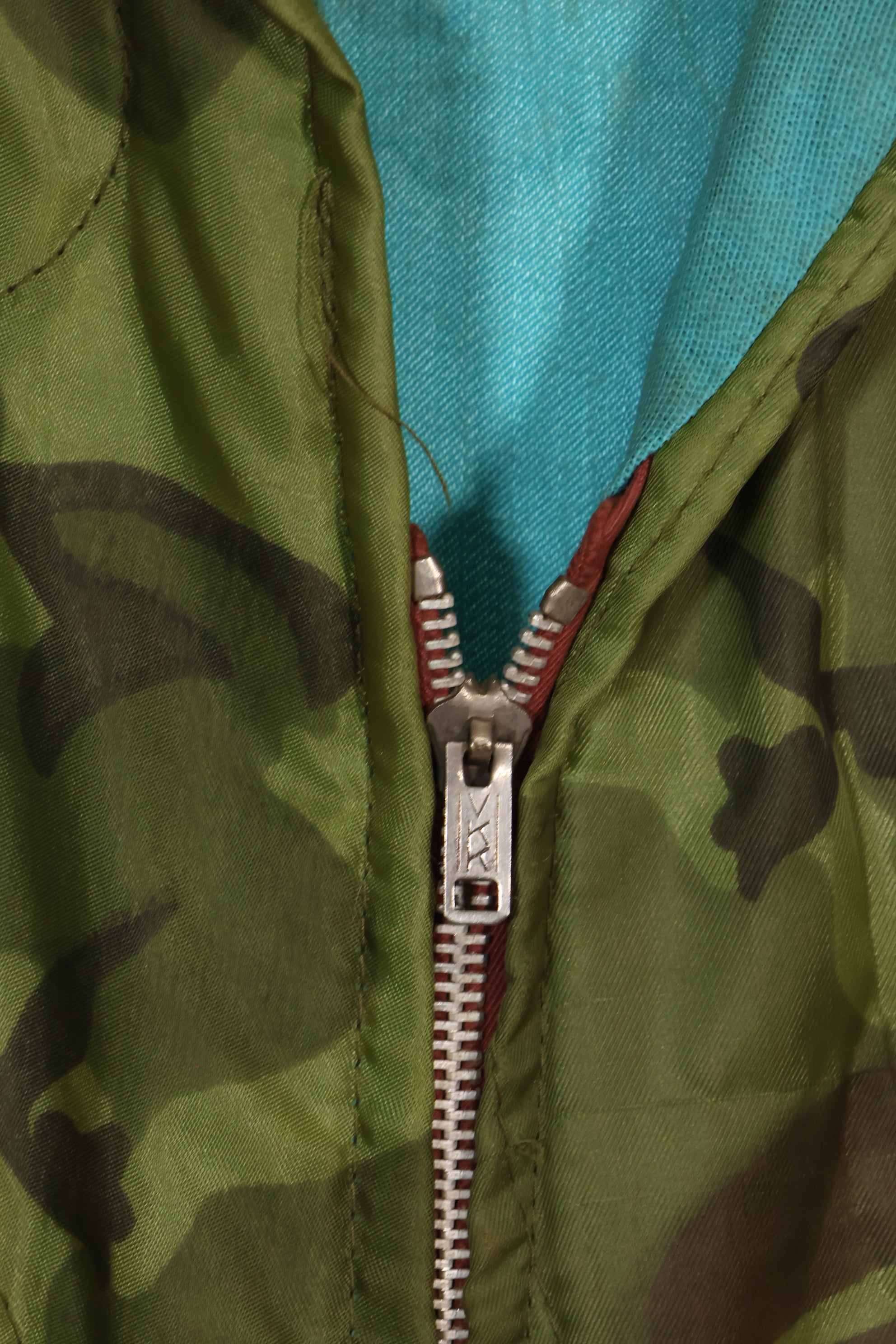 1970-71年　大きめサイズ　ベトナム戦争　迷彩ポンチョ製　ツアージャケット　DA NANG　中古品