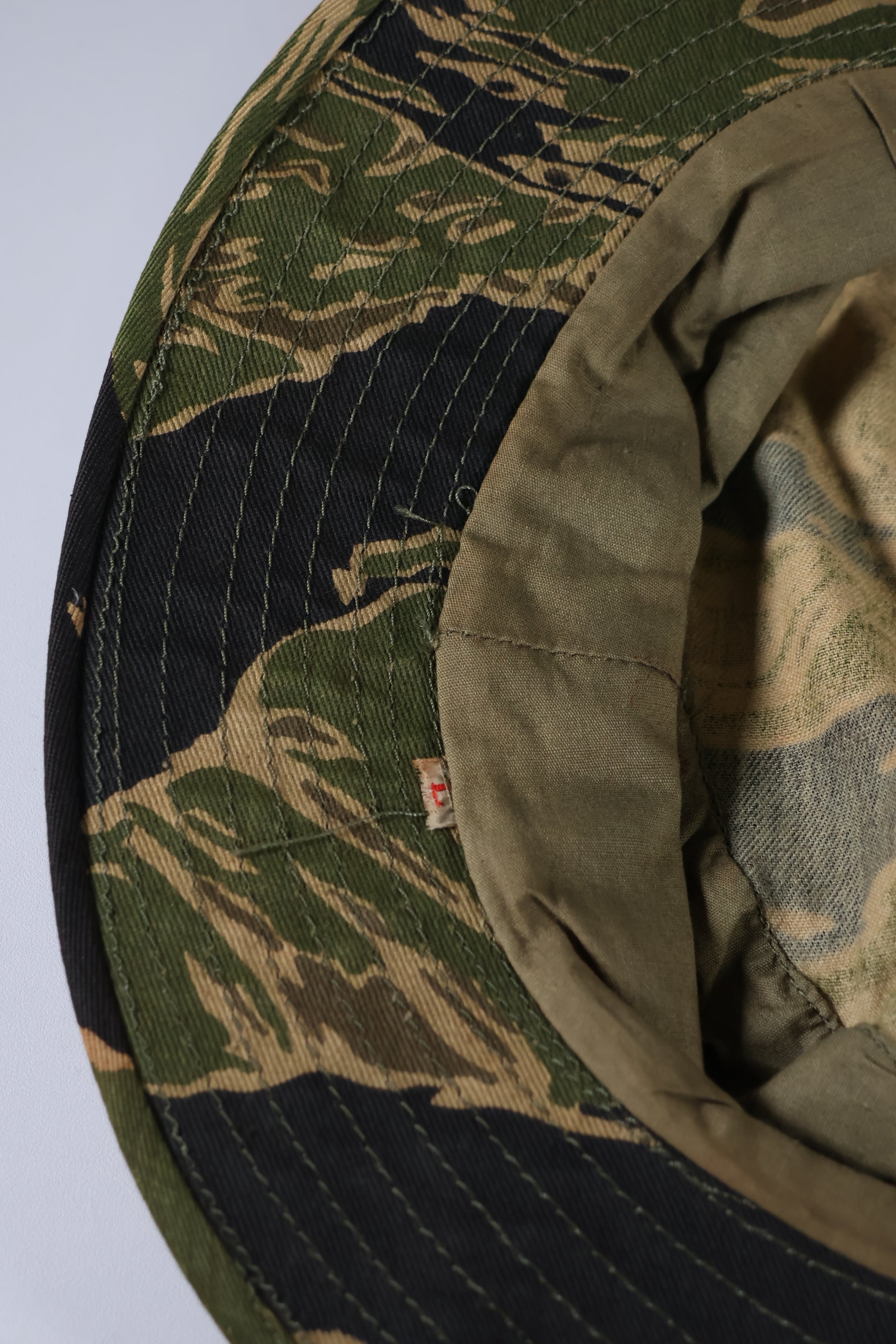 実物　沖縄タイガーパターン　タイガーストライプ　ブーニーハット　大きめサイズ　中古品