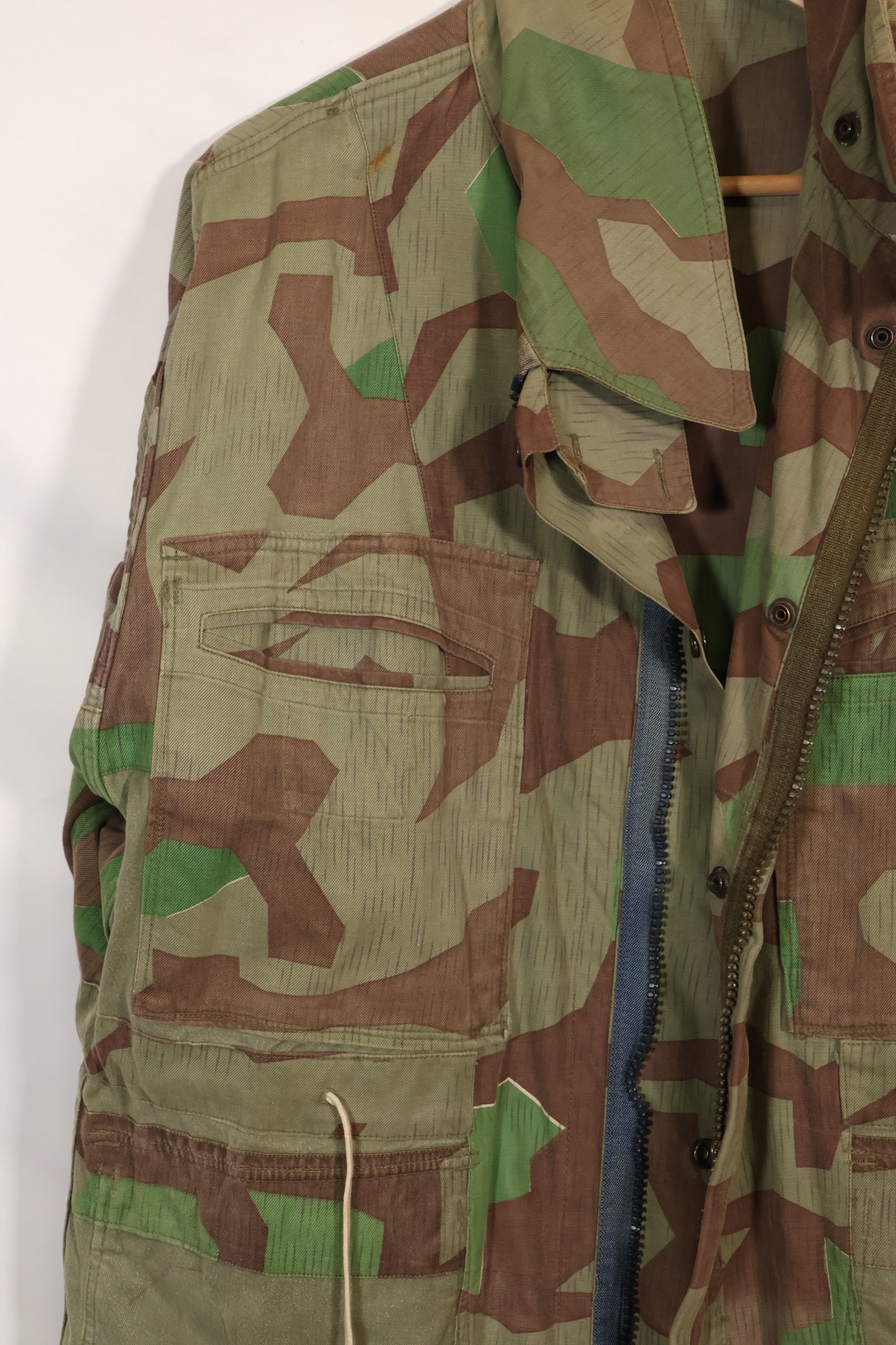 1950s West German splinter camouflage paratrooper jacket, used.