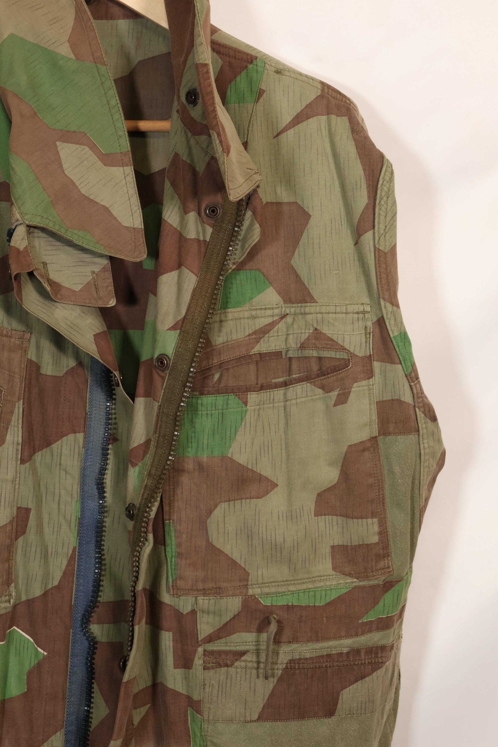 1950s West German splinter camouflage paratrooper jacket, used.