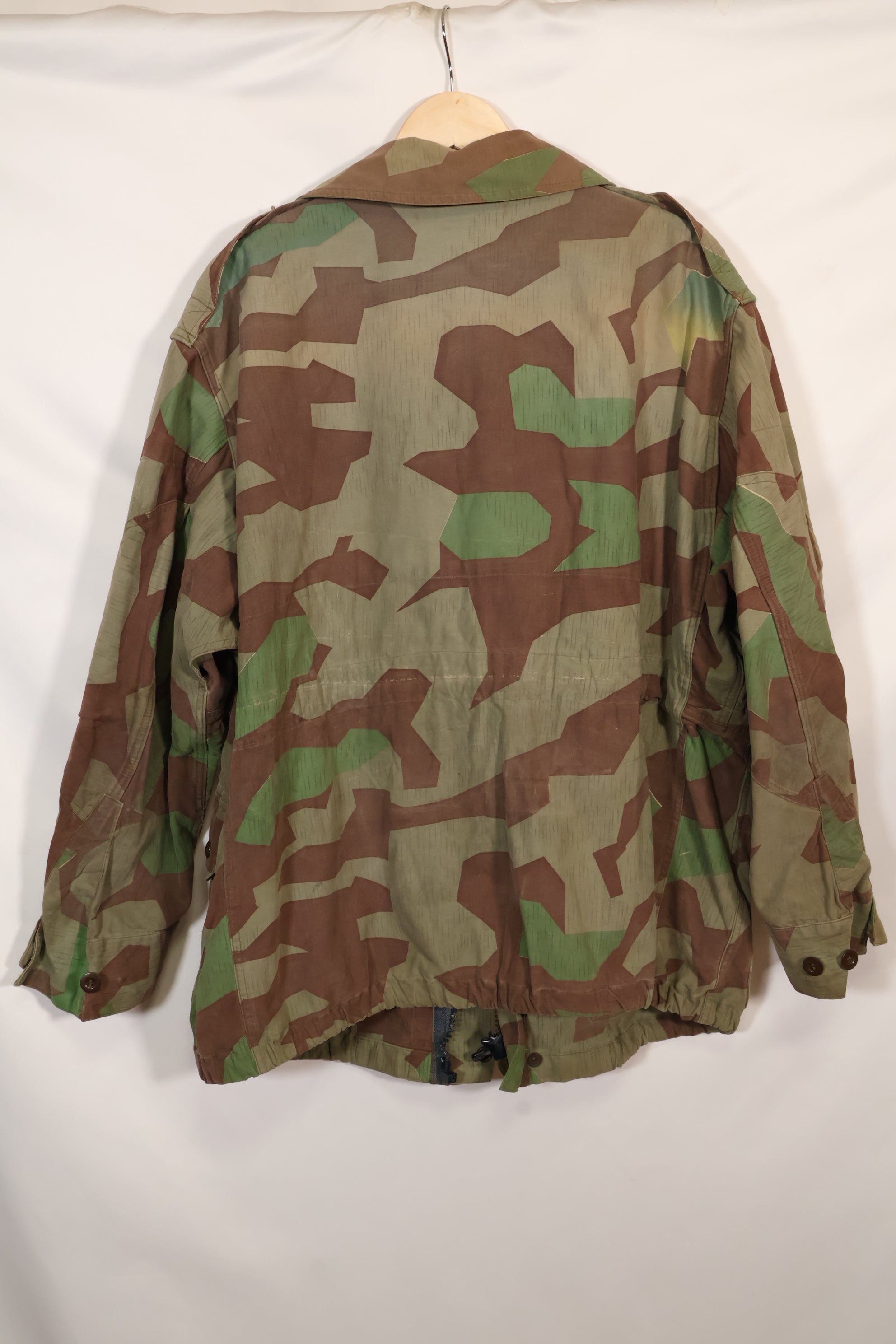 1950s West German splinter camouflage paratrooper jacket, used.