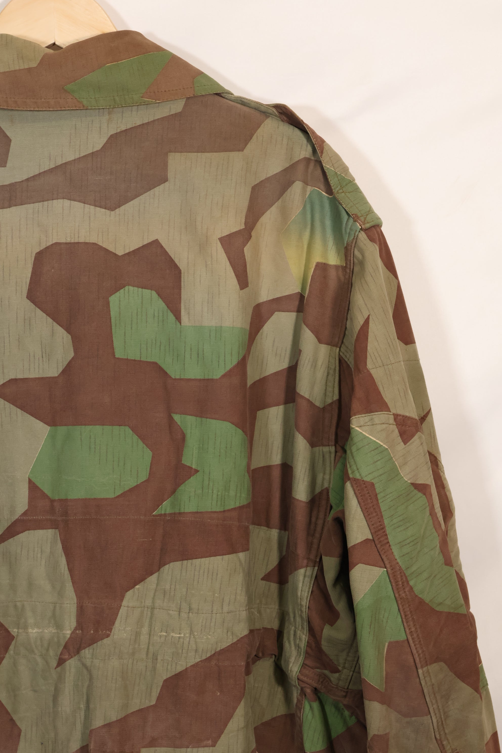 1950s West German splinter camouflage paratrooper jacket, used.