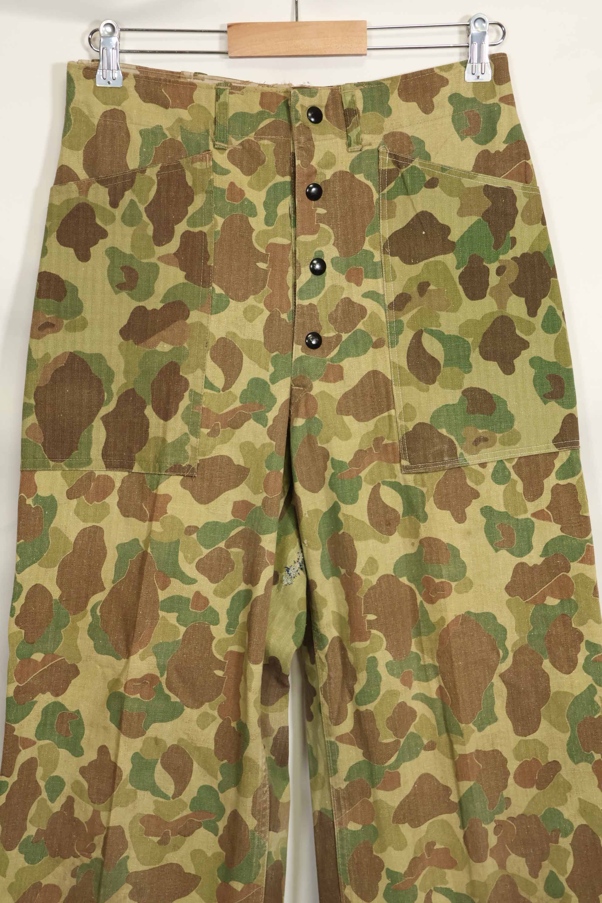 1940s U.S. Marine Corps P-42 Frogskin camouflage pants with local modifications, good condition, used.