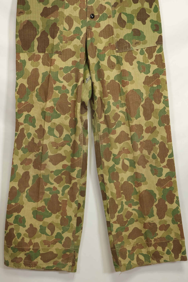1940s U.S. Marine Corps P-42 Frogskin camouflage pants with local modifications, good condition, used.