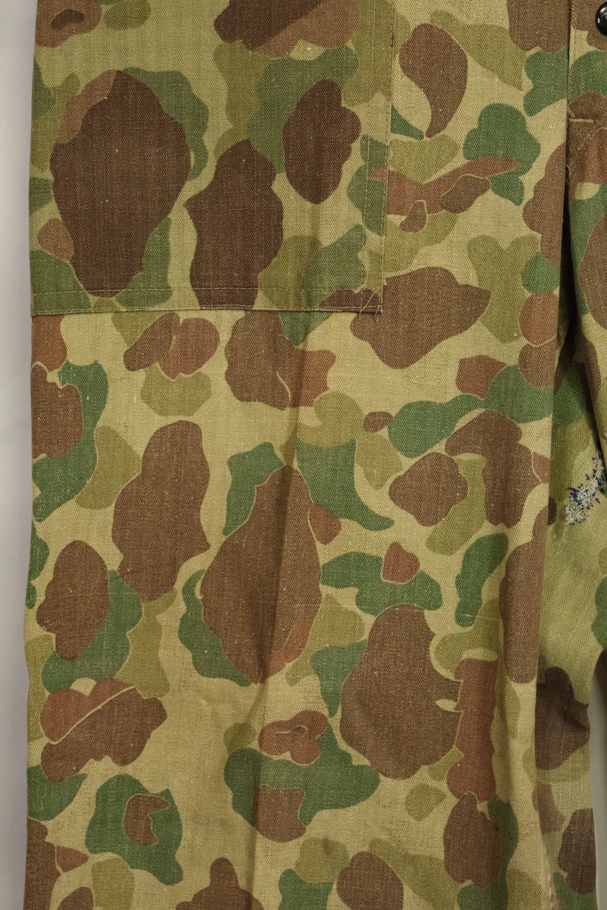 1940s U.S. Marine Corps P-42 Frogskin camouflage pants with local modifications, good condition, used.