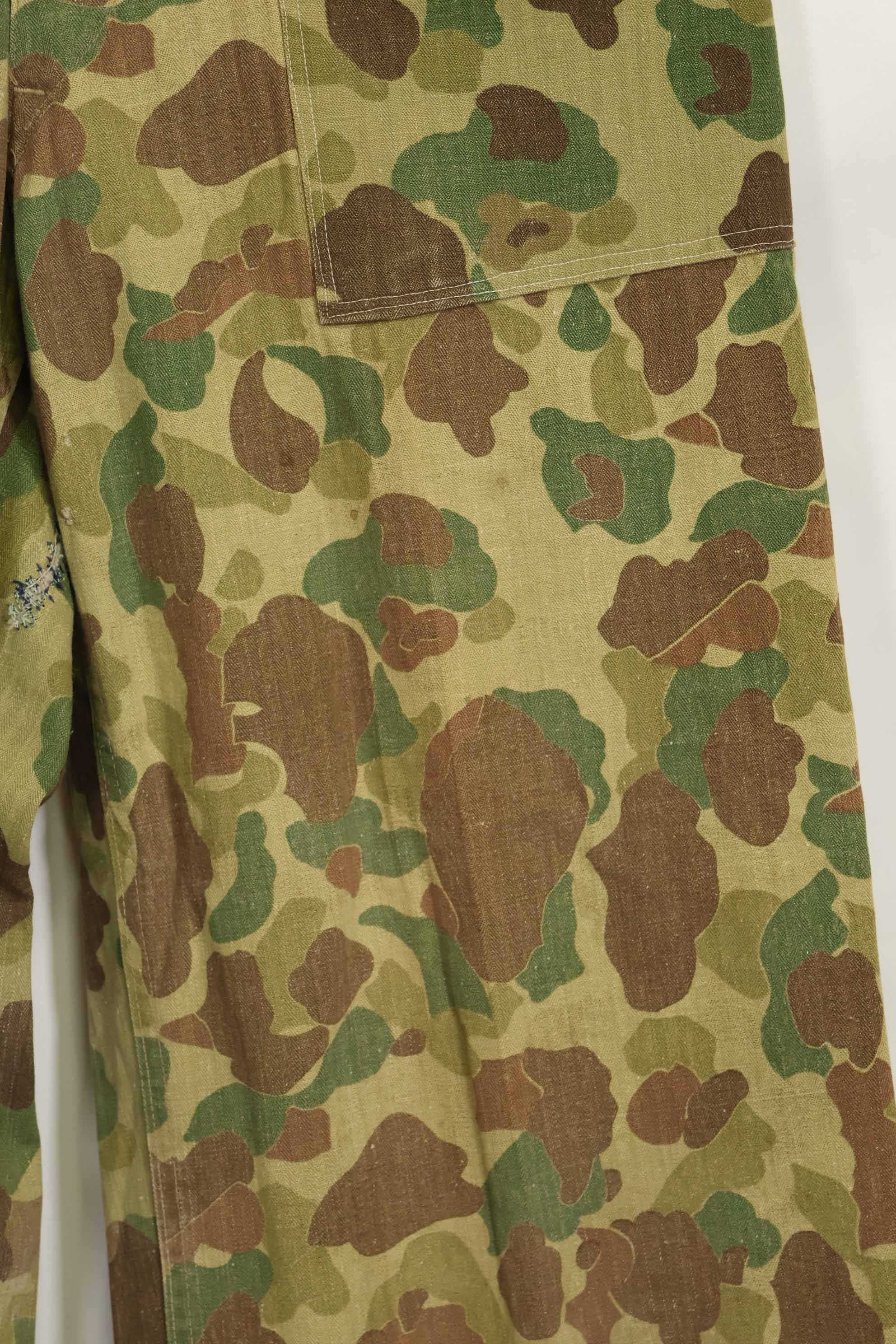 1940s U.S. Marine Corps P-42 Frogskin camouflage pants with local modifications, good condition, used.