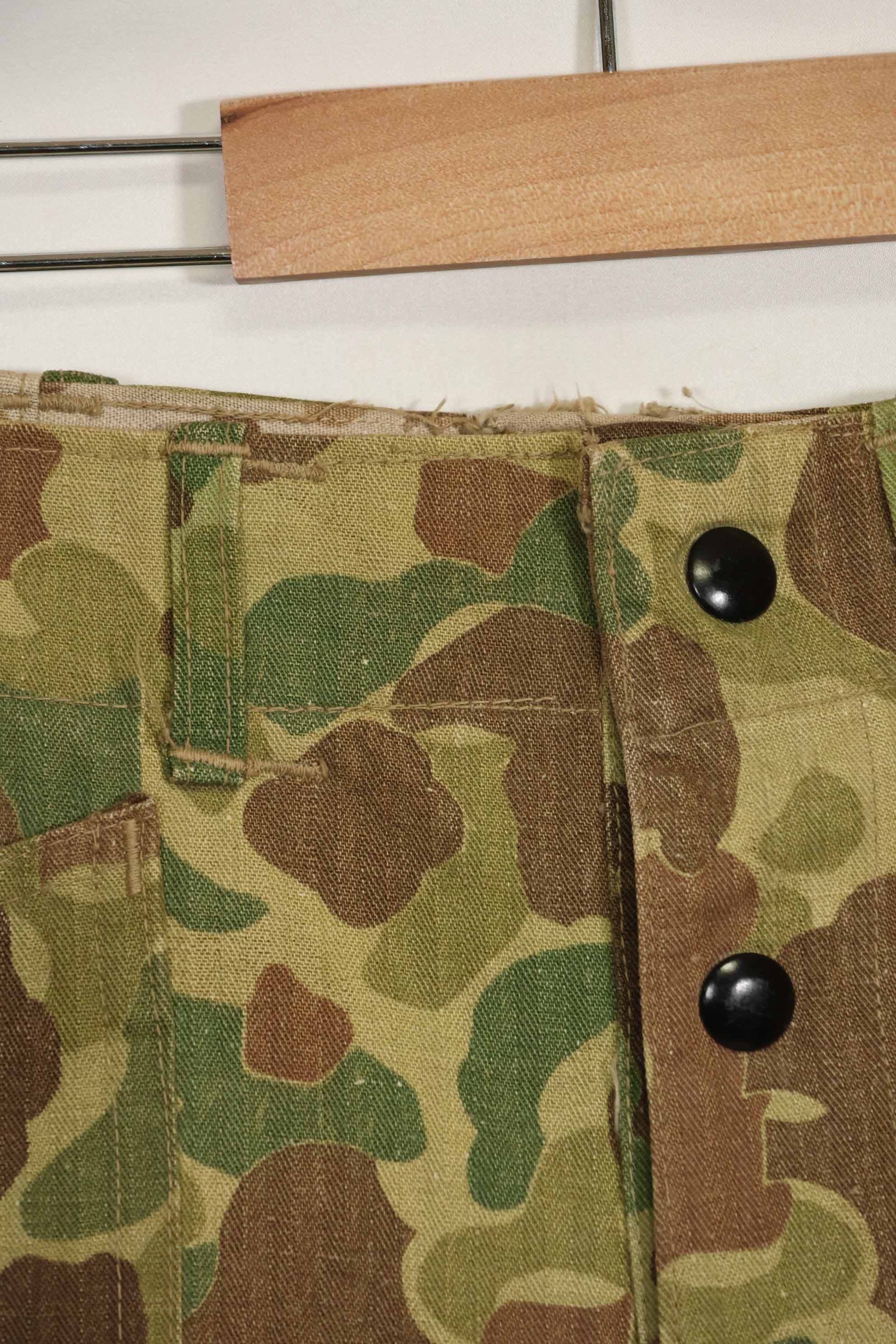 1940s U.S. Marine Corps P-42 Frogskin camouflage pants with local modifications, good condition, used.