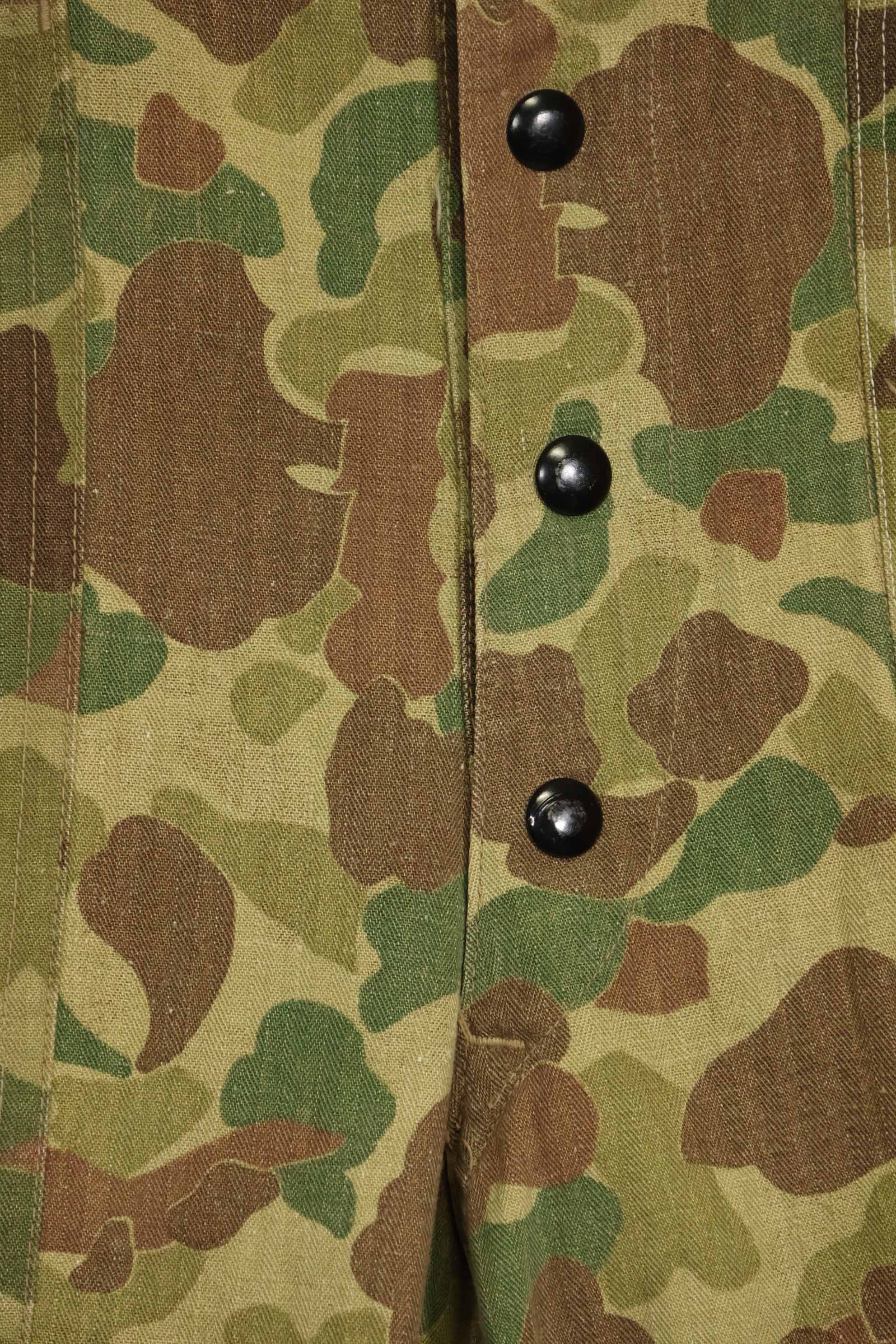 1940s U.S. Marine Corps P-42 Frogskin camouflage pants with local modifications, good condition, used.