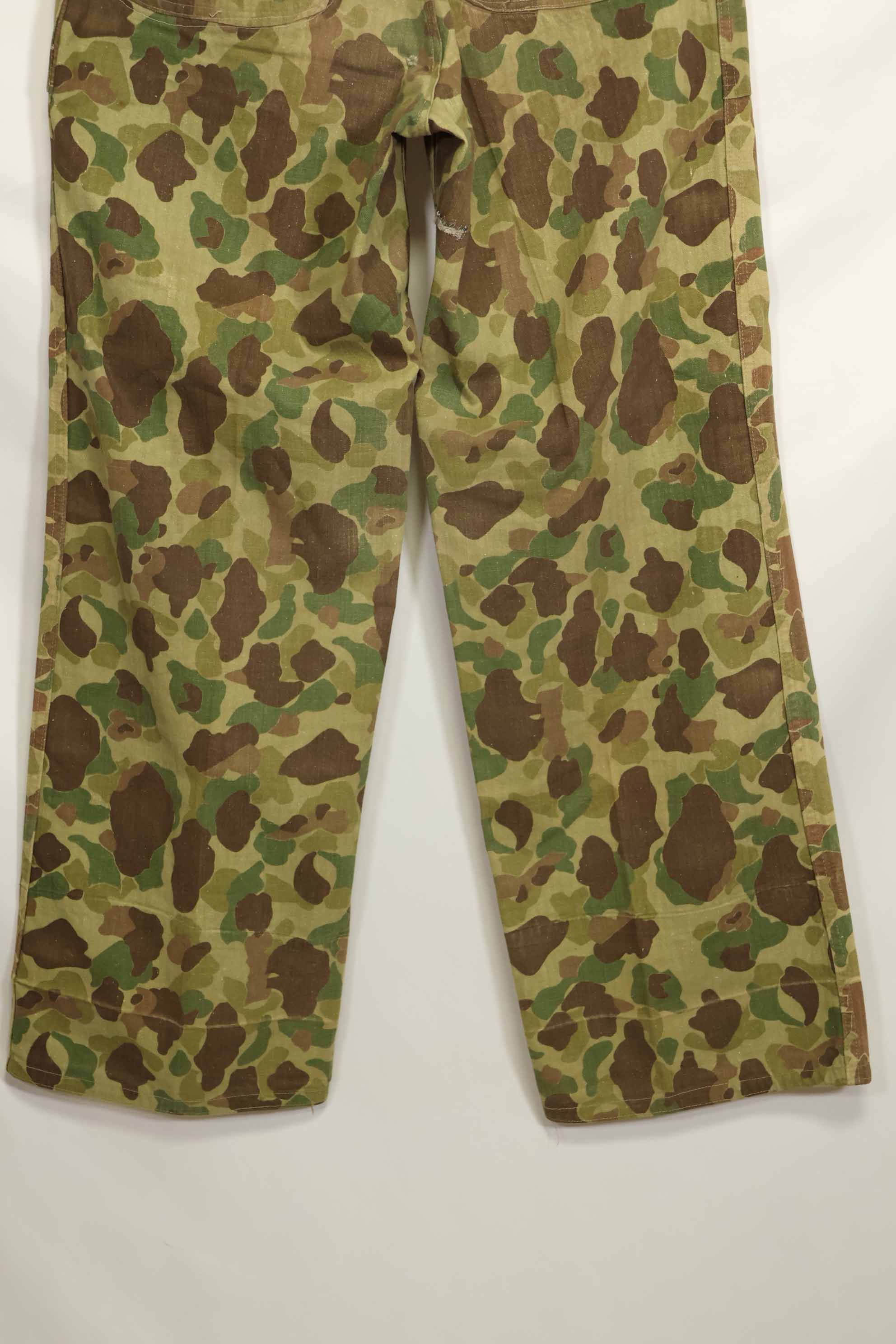 1940s U.S. Marine Corps P-42 Frogskin camouflage pants with local modifications, good condition, used.
