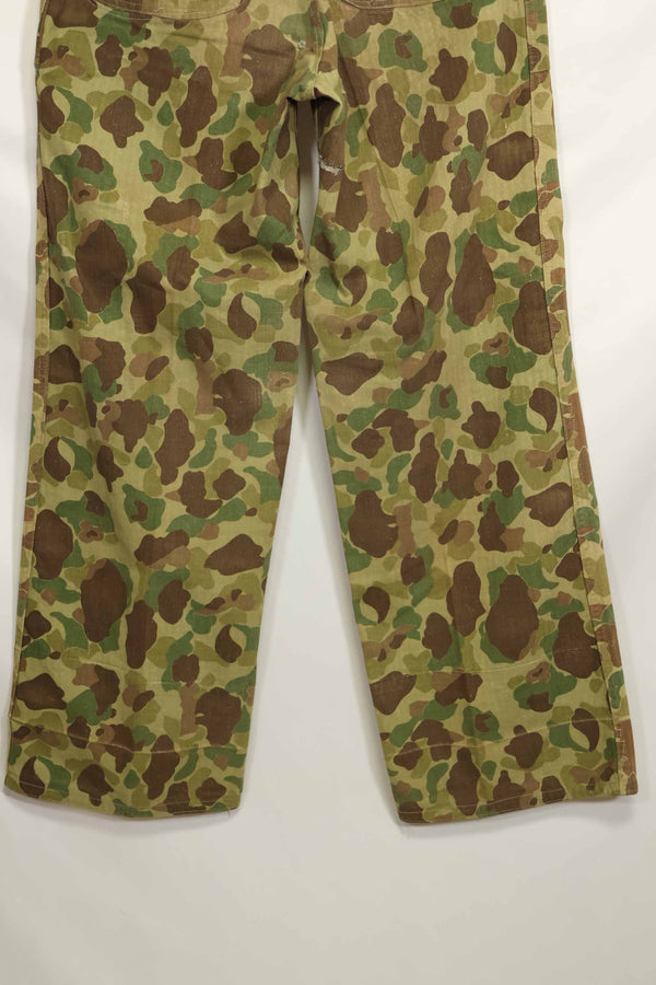 1940s U.S. Marine Corps P-42 Frogskin camouflage pants with local modifications, good condition, used.