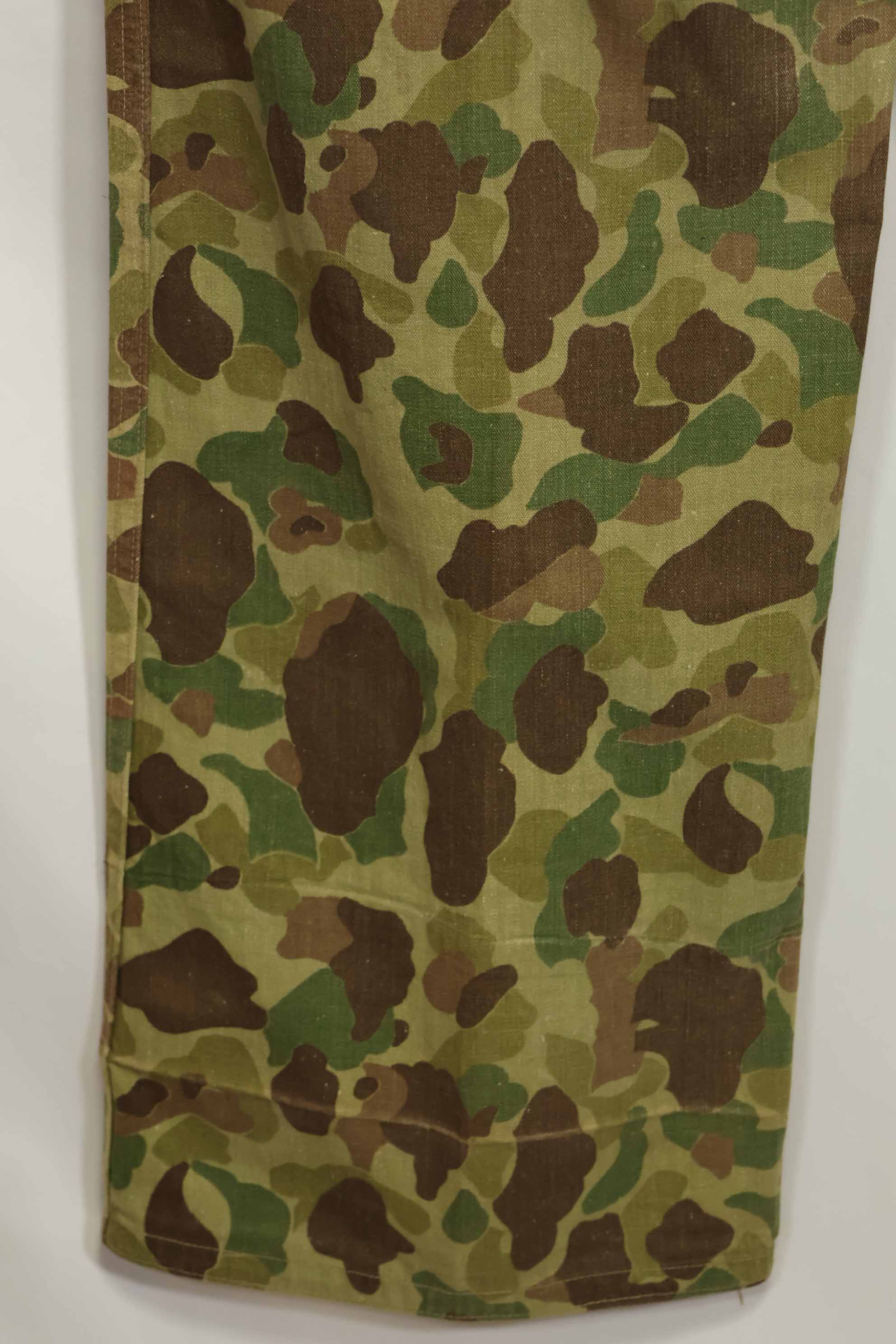 1940s U.S. Marine Corps P-42 Frogskin camouflage pants with local modifications, good condition, used.