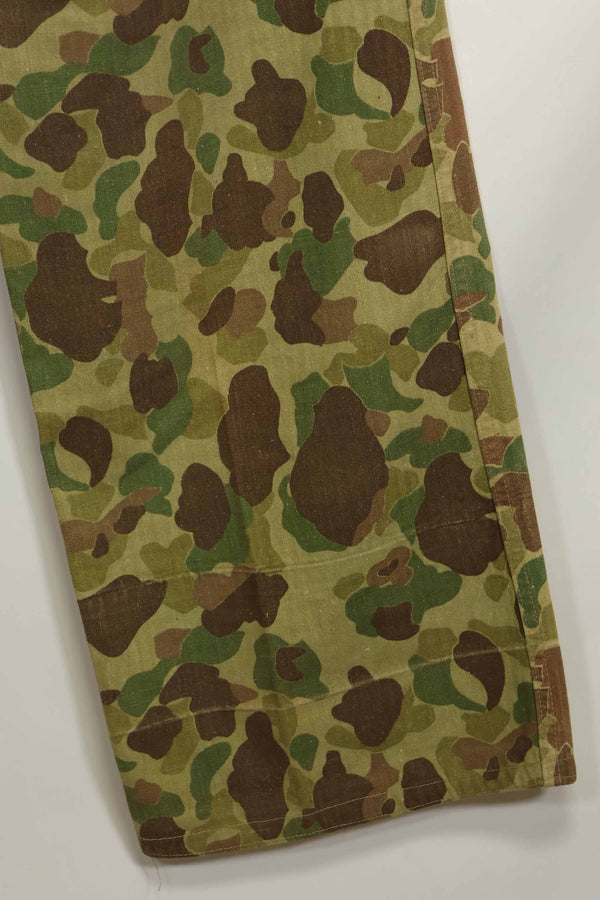 1940s U.S. Marine Corps P-42 Frogskin camouflage pants with local modifications, good condition, used.