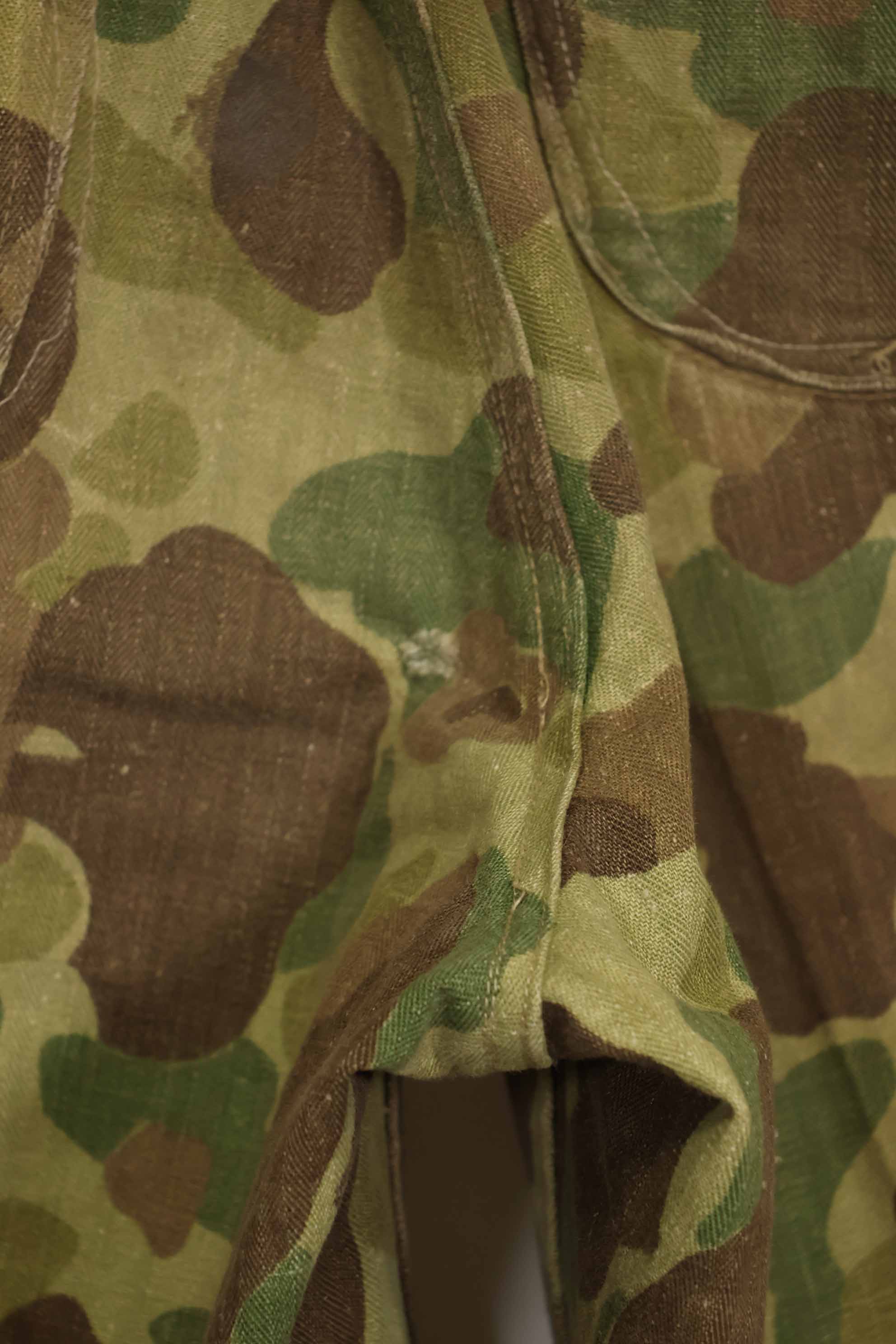 1940s U.S. Marine Corps P-42 Frogskin camouflage pants with local modifications, good condition, used.