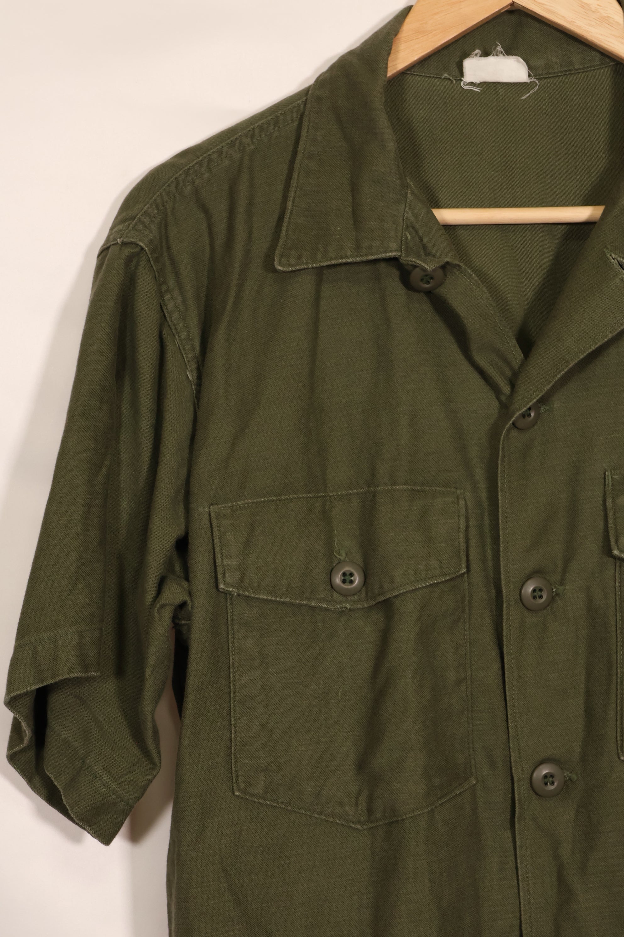 1967 Contract 17 1/2 x 36 USMC US Marine Corps short sleeve OG-107 utility shirt, used, large size.