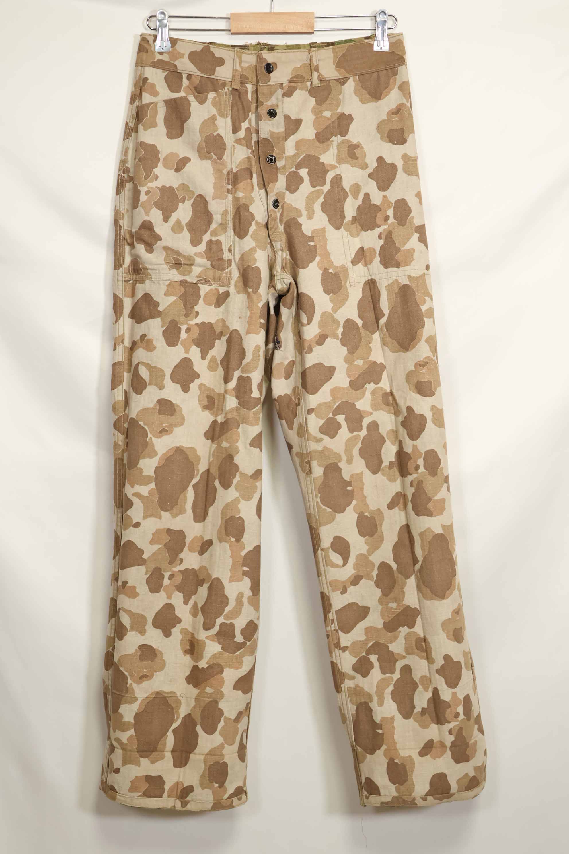 1940s U.S. Marine Corps P-42 Frogskin camouflage pants with local modifications, good condition, used.