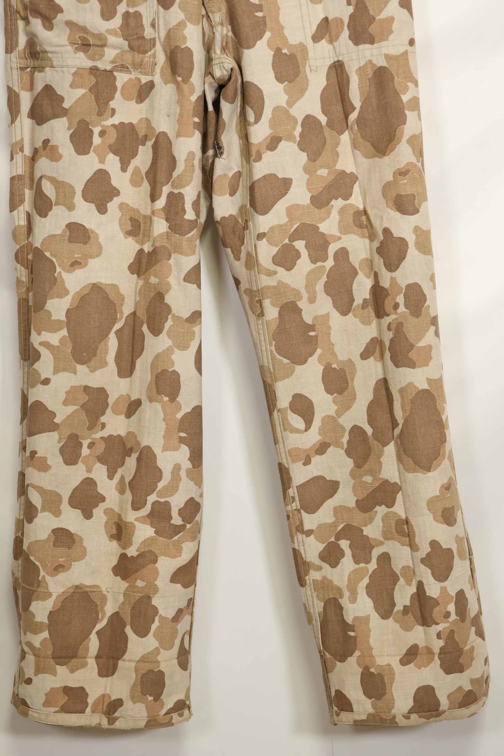 1940s U.S. Marine Corps P-42 Frogskin camouflage pants with local modifications, good condition, used.