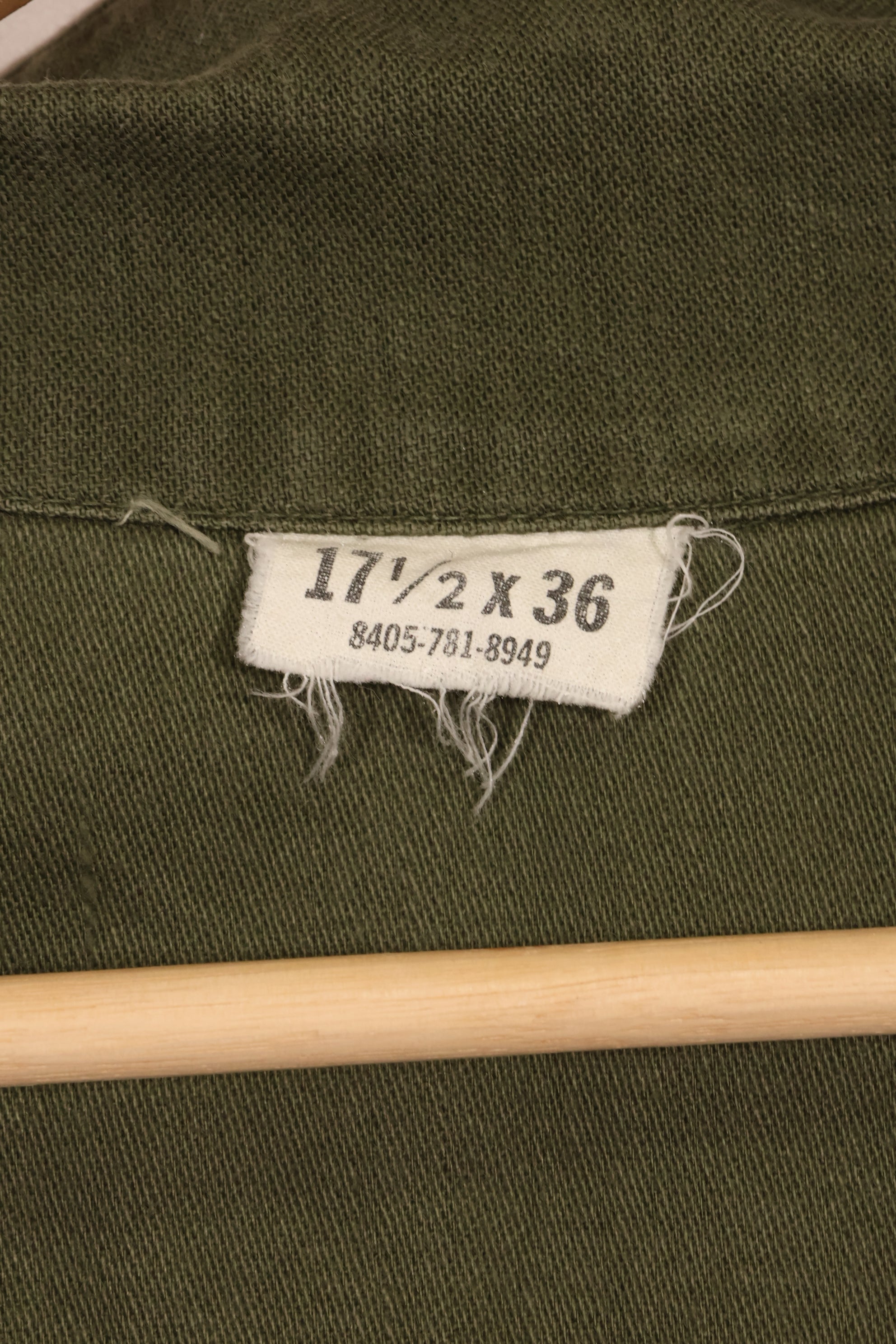 1967 Contract 17 1/2 x 36 USMC US Marine Corps short sleeve OG-107 utility shirt, used, large size.