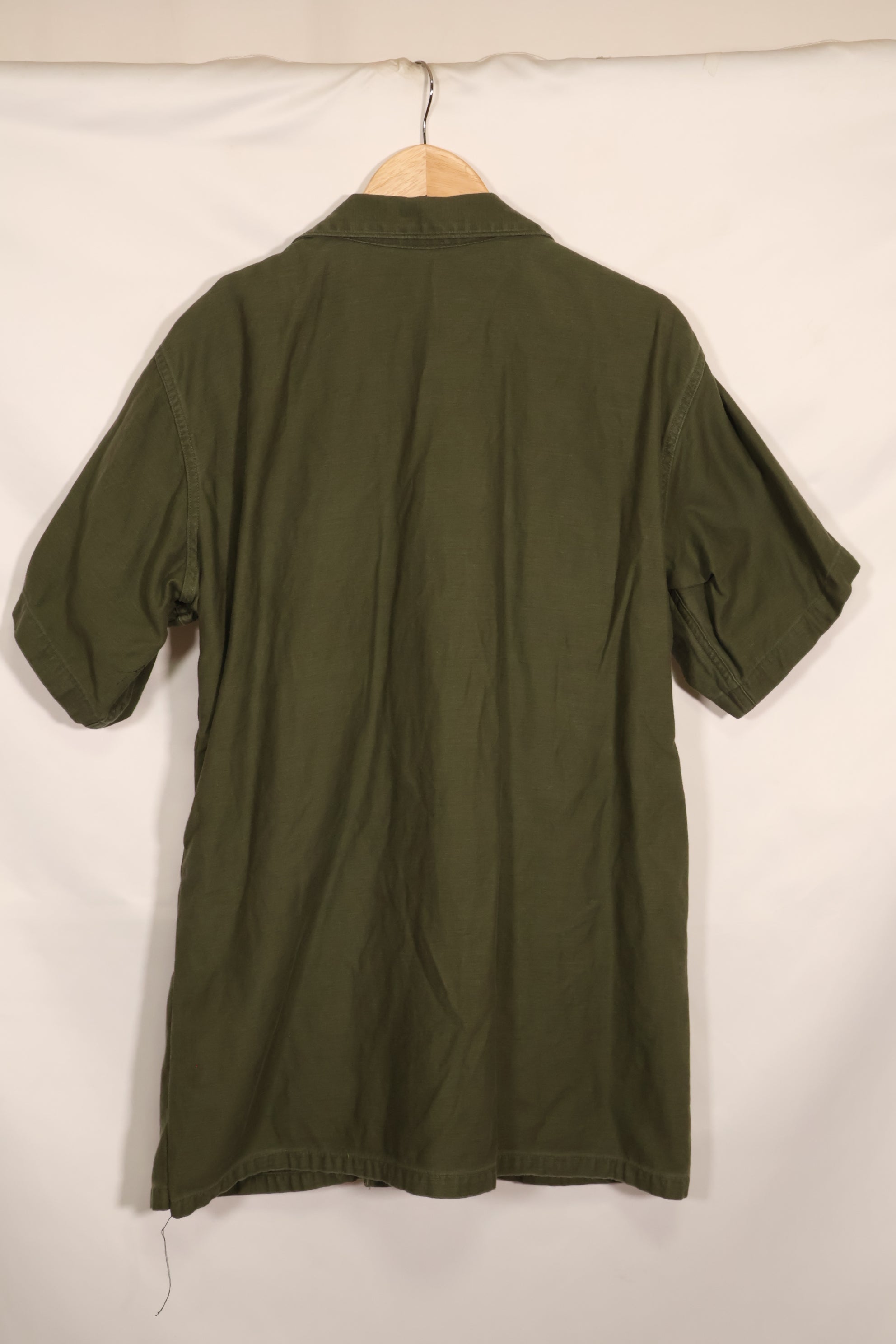 1967 Contract 17 1/2 x 36 USMC US Marine Corps short sleeve OG-107 utility shirt, used, large size.