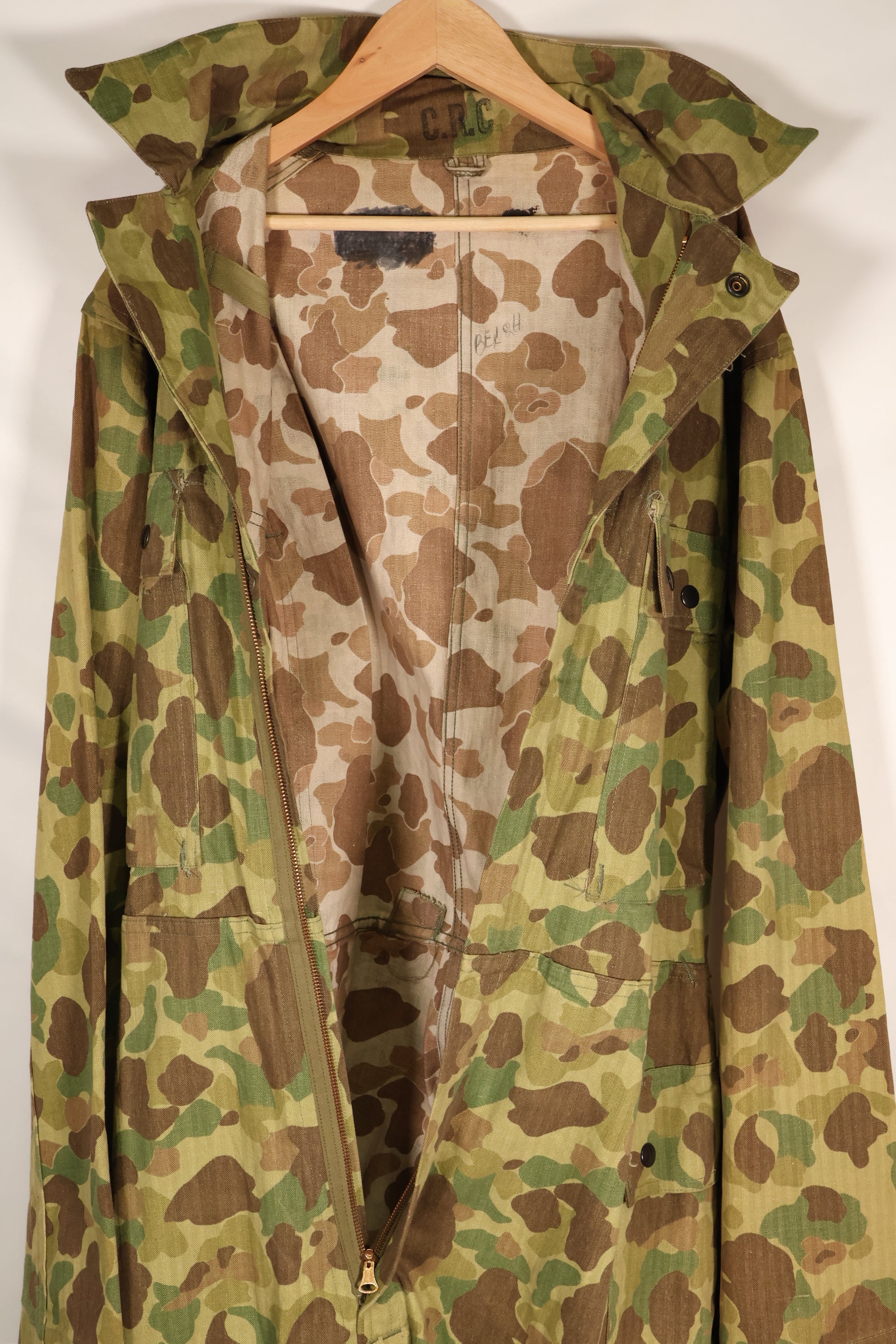 1940s U.S. Army & Marine Corps Frogskin camouflage coveralls in good condition.