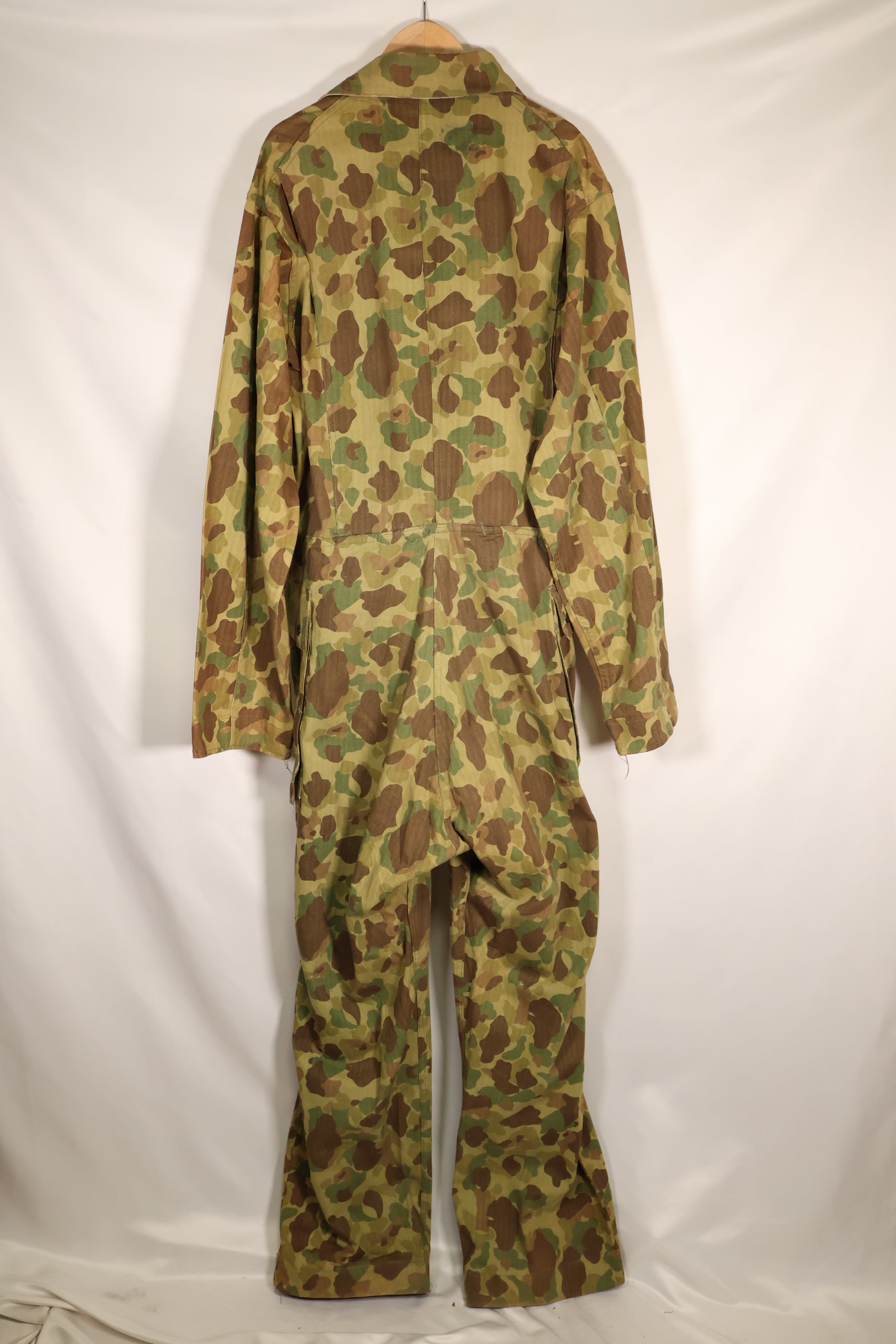 1940s U.S. Army & Marine Corps Frogskin camouflage coveralls in good condition.
