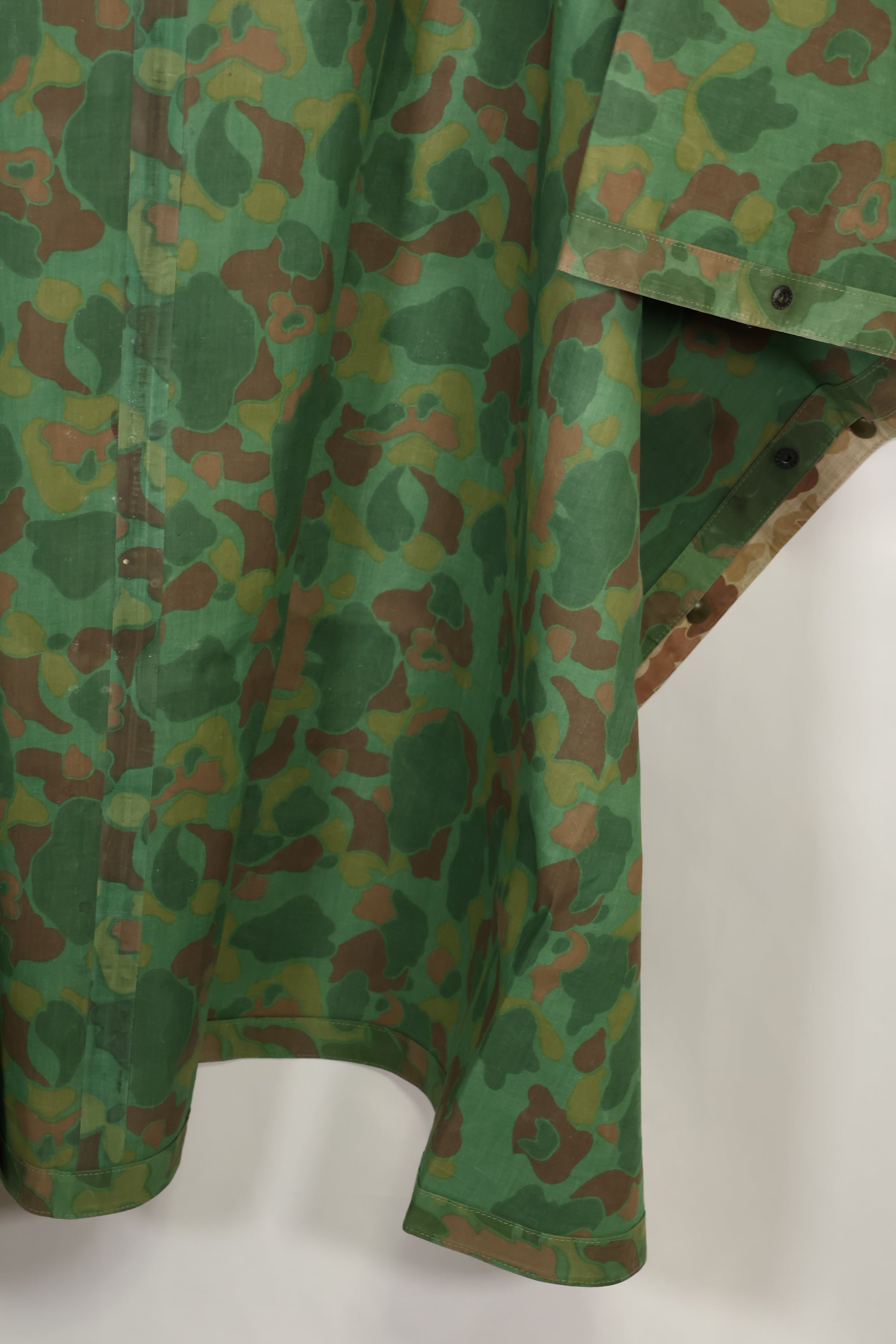 実物　1944年製　USMC フロッグスキン迷彩　ゴム引き　レインポンチョ　状態良い　中古品