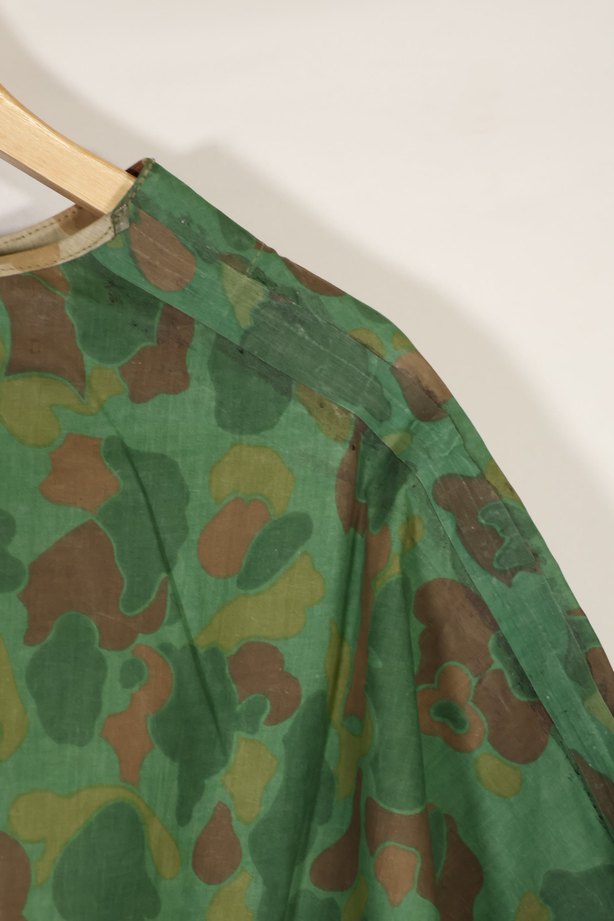 実物　1944年製　USMC フロッグスキン迷彩　ゴム引き　レインポンチョ　状態良い　中古品