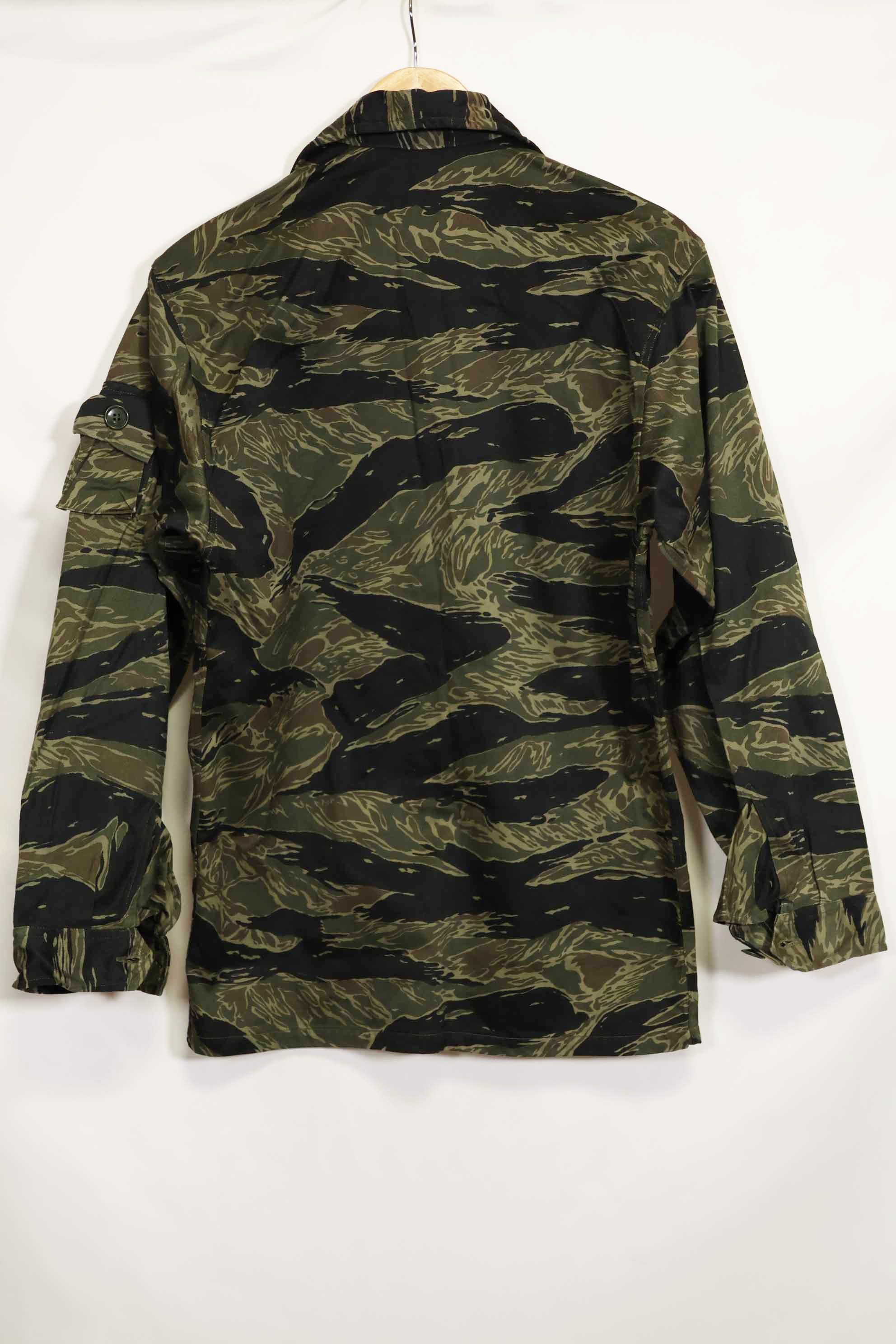 1960年代　ほぼデッドストック　シルバータイガー　タイガーストライプシャツ　US-M　状態良い　中古品