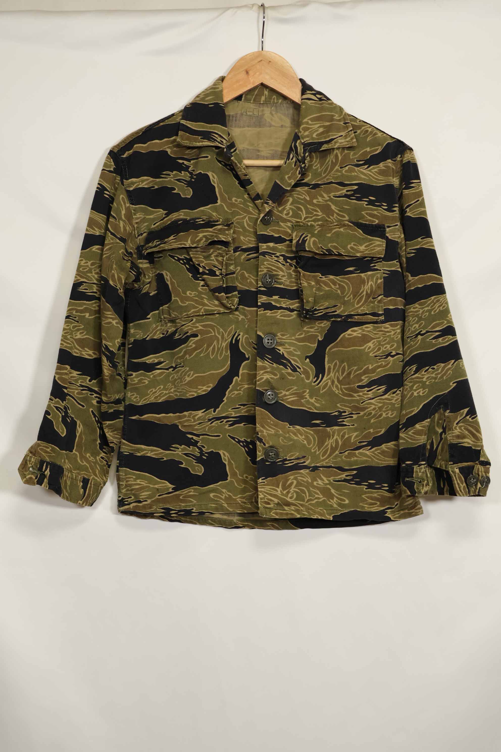 1960年代　ゴールドタイガー　タイガーストライプシャツ　A-L　Asianカット　状態良い　中古品