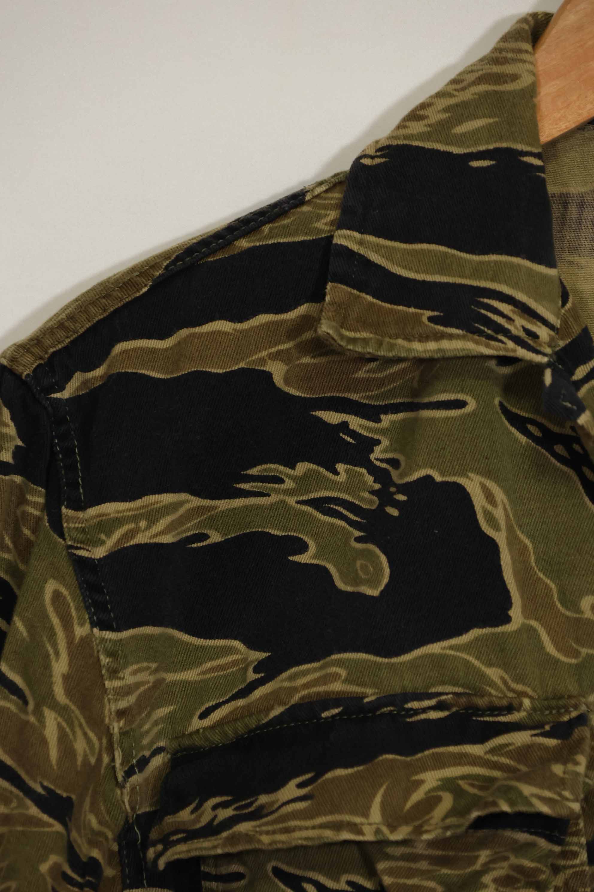 1960年代　ゴールドタイガー　タイガーストライプシャツ　A-L　Asianカット　状態良い　中古品