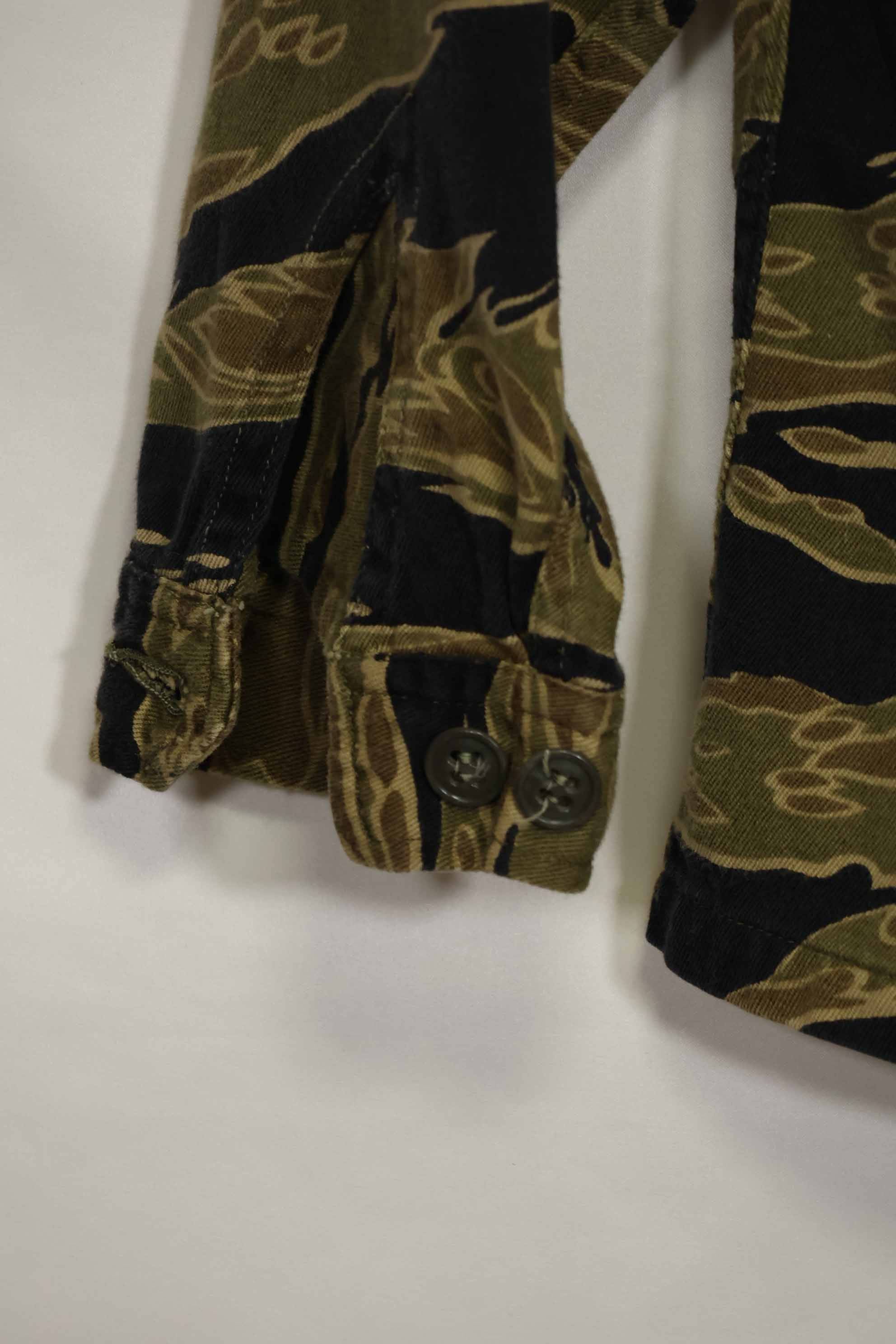 1960年代　ゴールドタイガー　タイガーストライプシャツ　A-L　Asianカット　状態良い　中古品