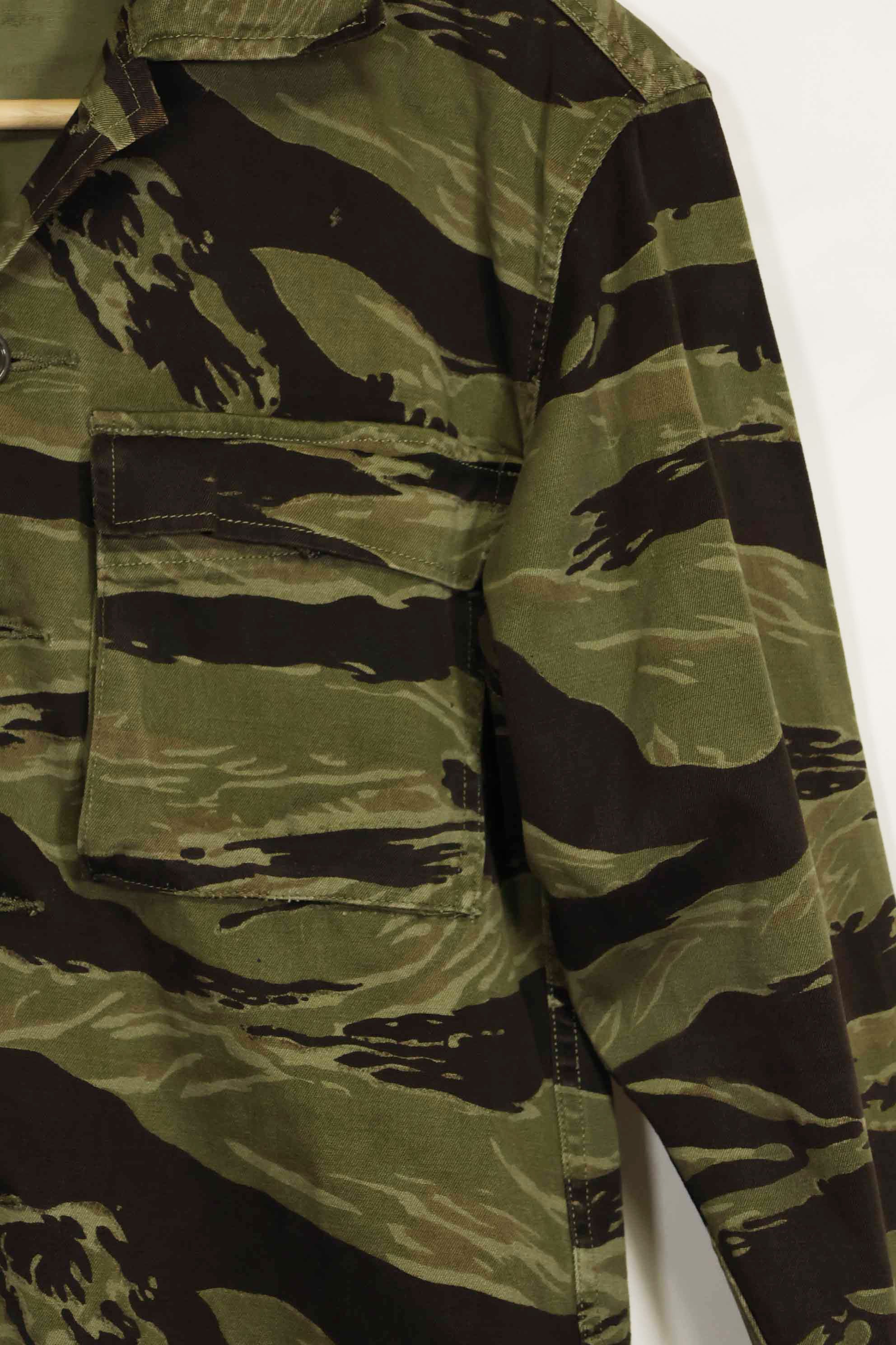 1960年代　クラシックパターン　タイガーストライプ　シャツ　Asian Cut 中古品