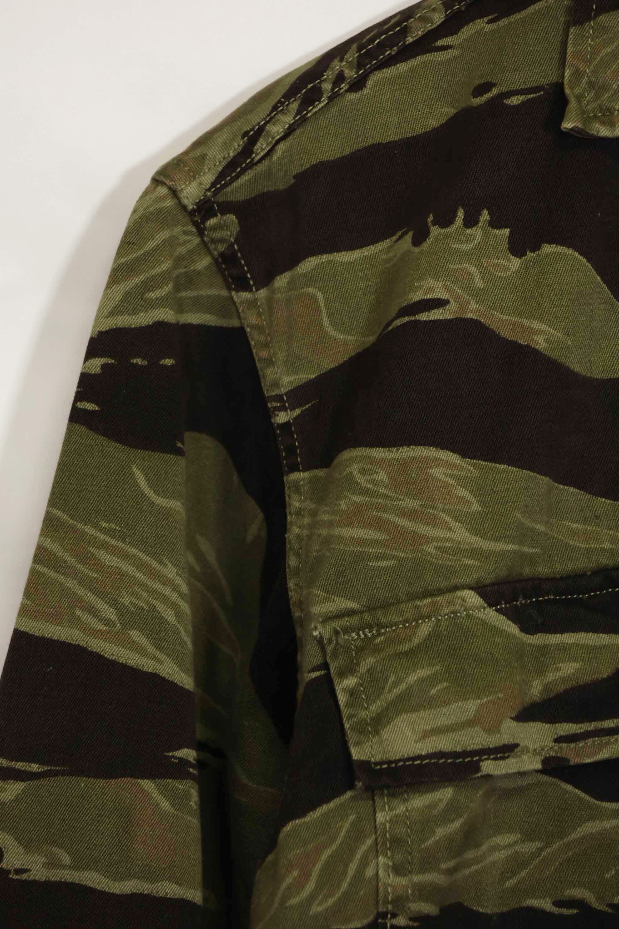 1960年代　クラシックパターン　タイガーストライプ　シャツ　Asian Cut 中古品