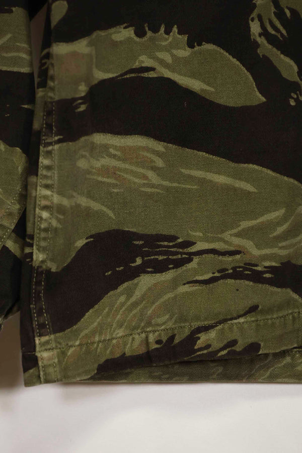 1960年代　クラシックパターン　タイガーストライプ　シャツ　Asian Cut 中古品