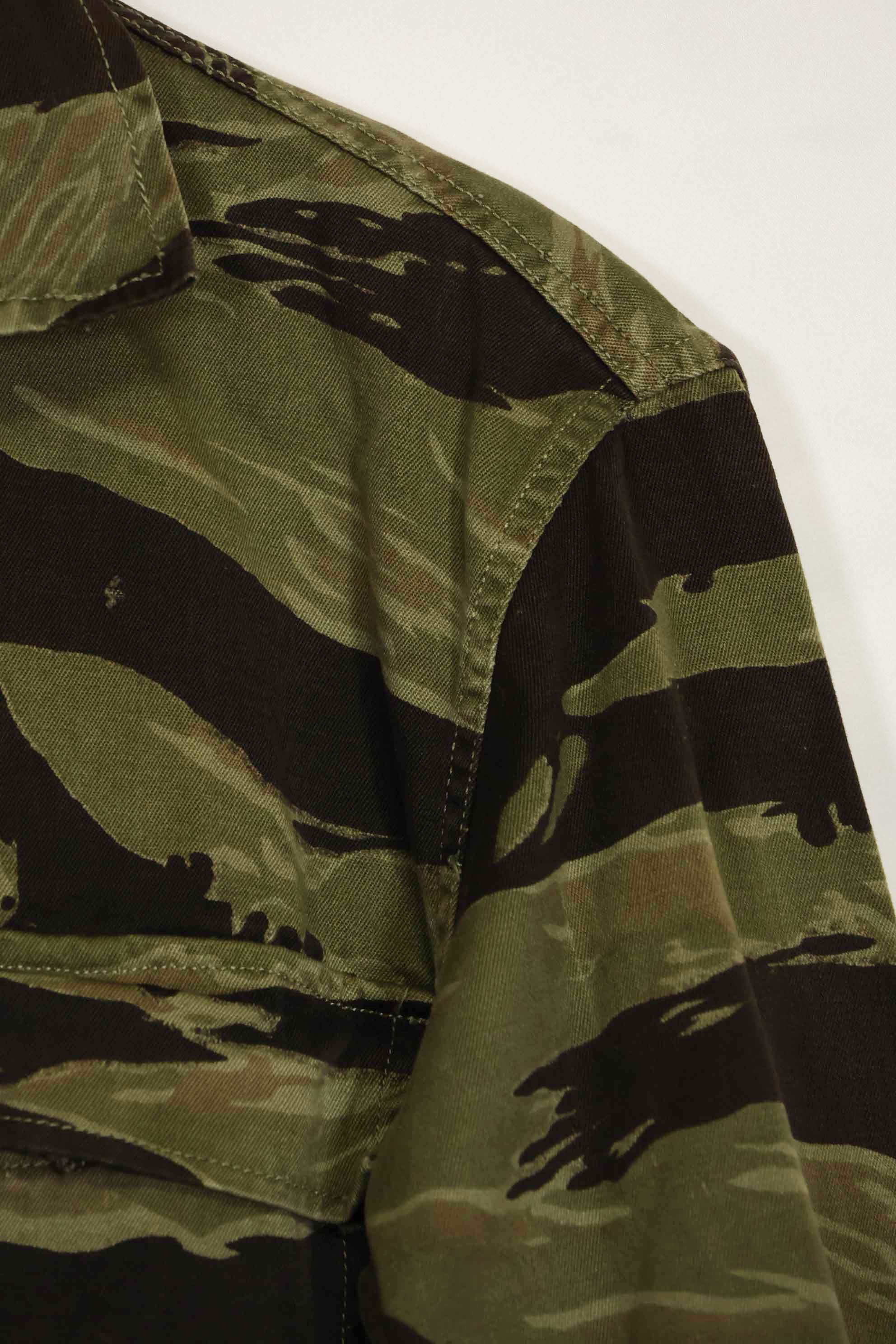 1960年代　クラシックパターン　タイガーストライプ　シャツ　Asian Cut 中古品