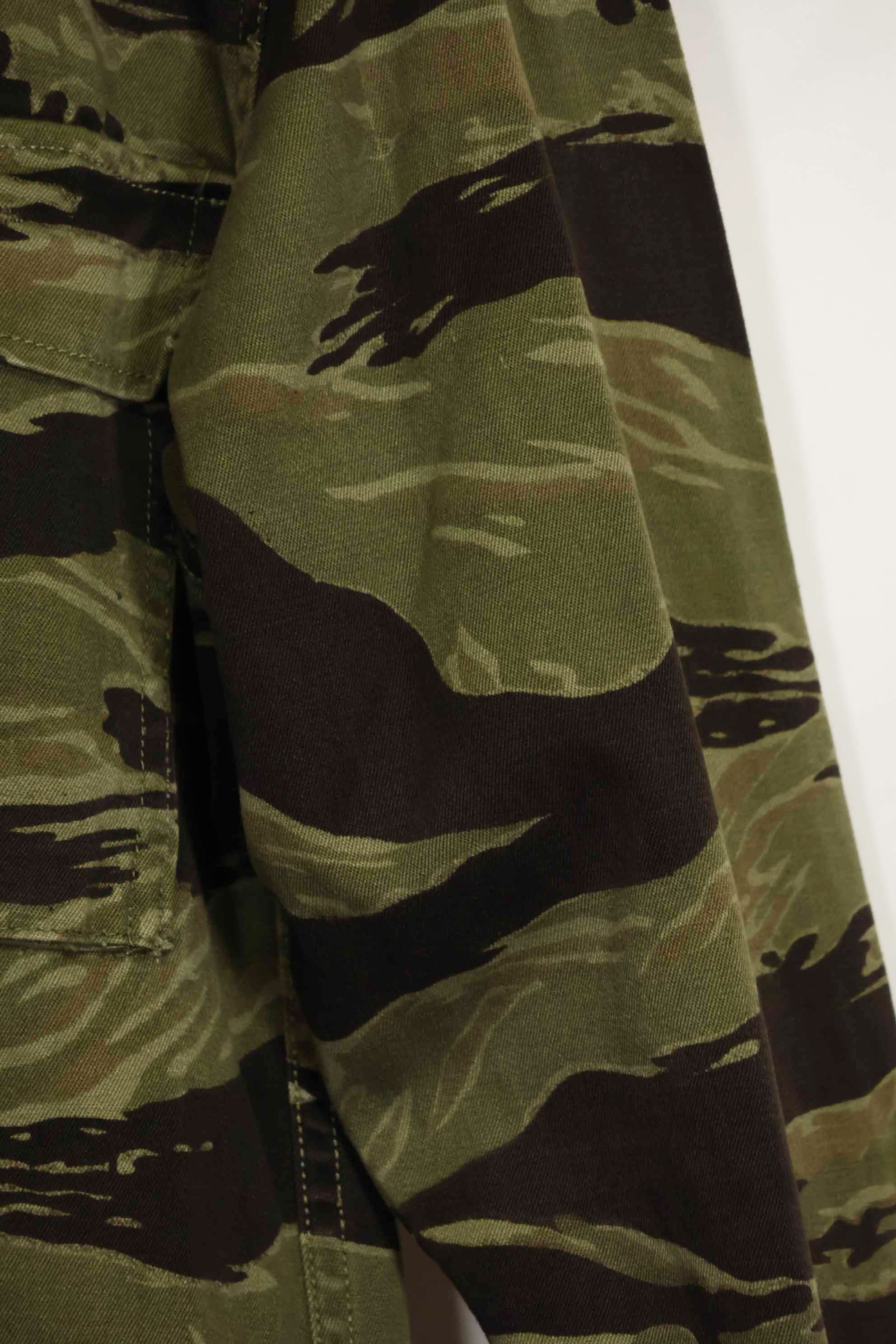 1960年代　クラシックパターン　タイガーストライプ　シャツ　Asian Cut 中古品