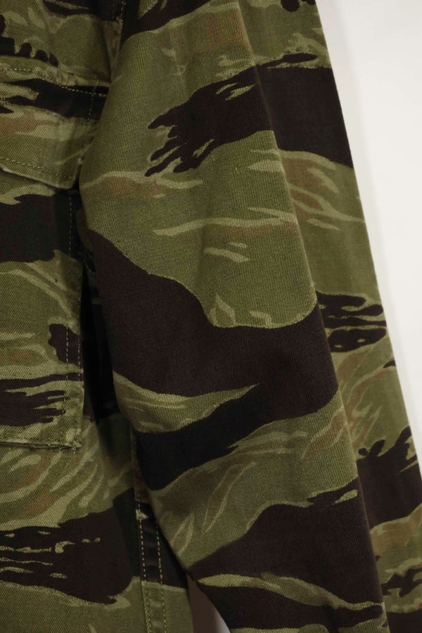 1960年代　クラシックパターン　タイガーストライプ　シャツ　Asian Cut 中古品